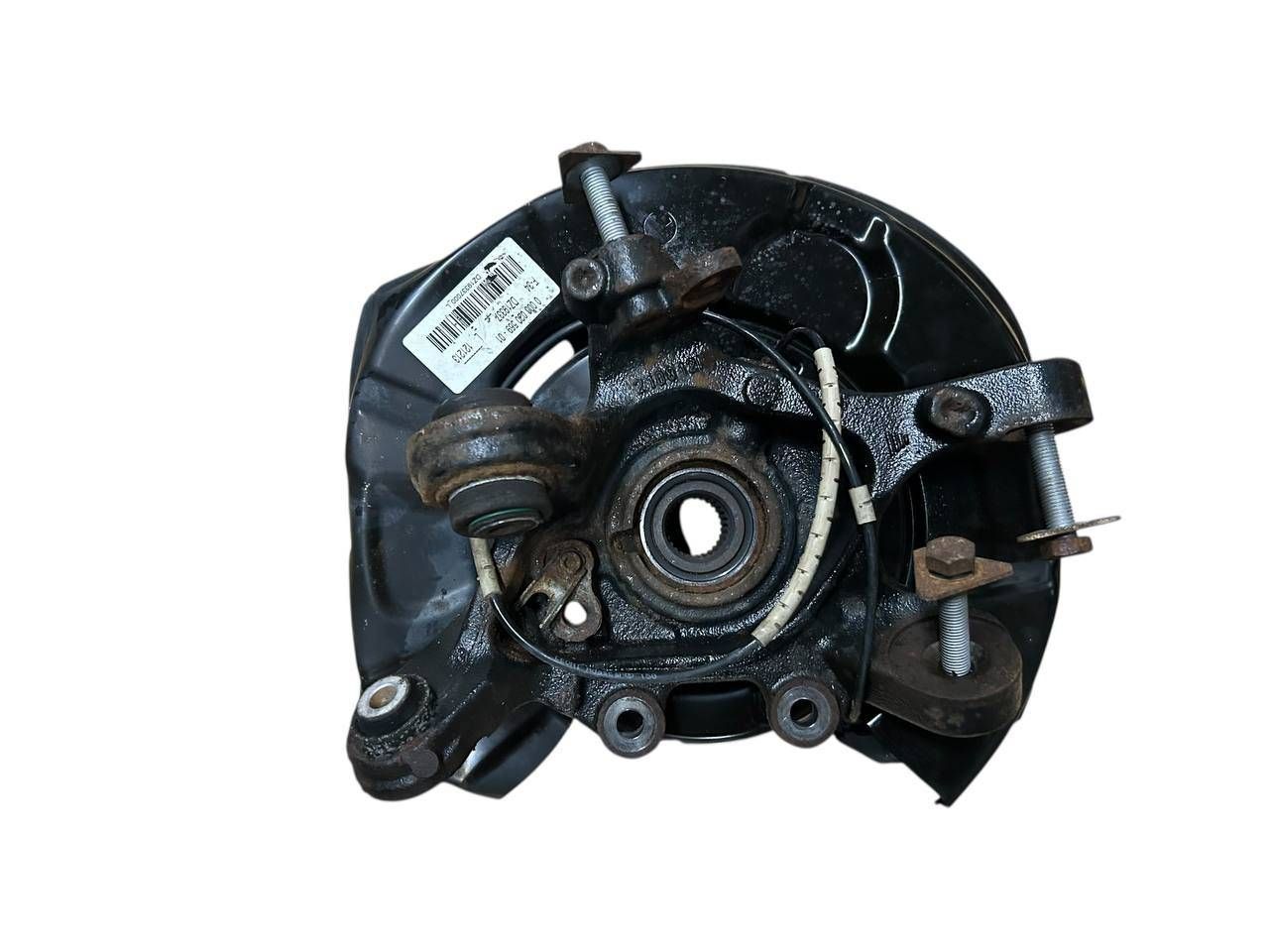 BMW 3 (F30 / F31) Rear wheel hub spindle/knuckle BMW 3 SERIES Rear wheel hub spindle/knuckle OEM...