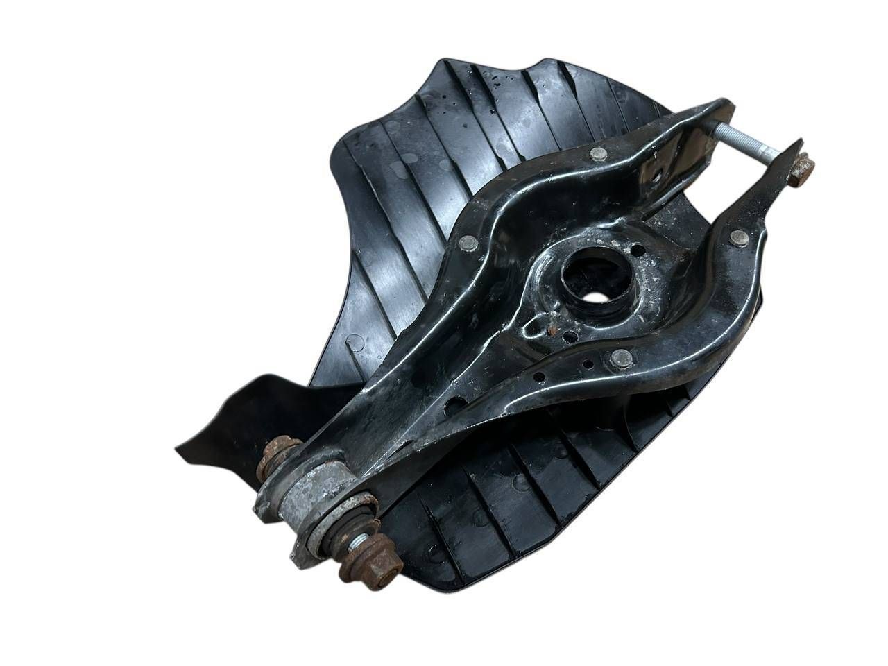 BMW 3 (F30 / F31) Rear control arm BMW 3 SERIES Rear control arm OEM 33326884694

...