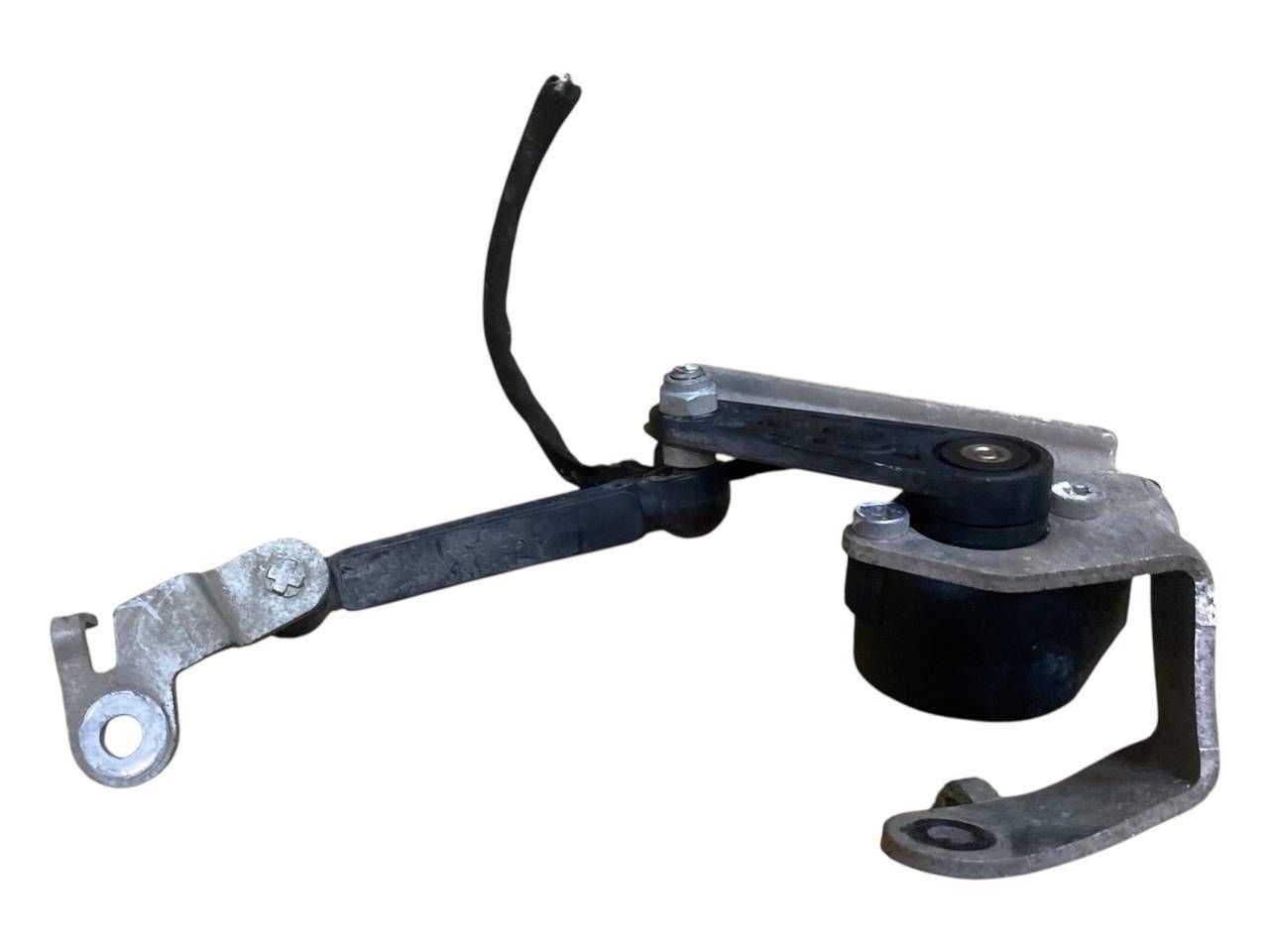 BMW 7 (G11 / G12) Rear air suspension level height sensor BMW 7 SERIES Rear air suspension level height s...