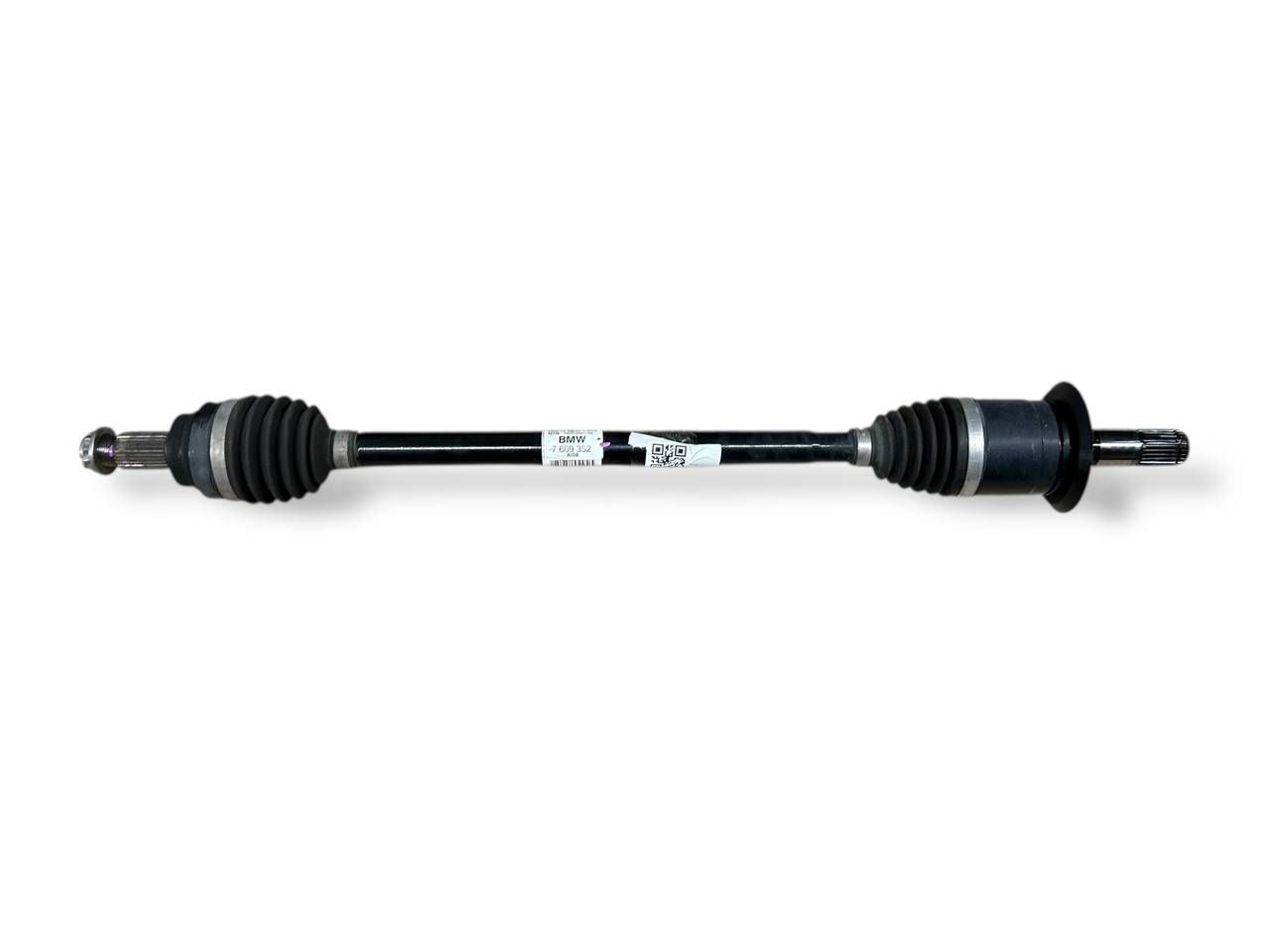 BMW 3 (F30 / F31) Rear driveshaft BMW 3 SERIES Rear driveshaft OEM 33207609352

P...