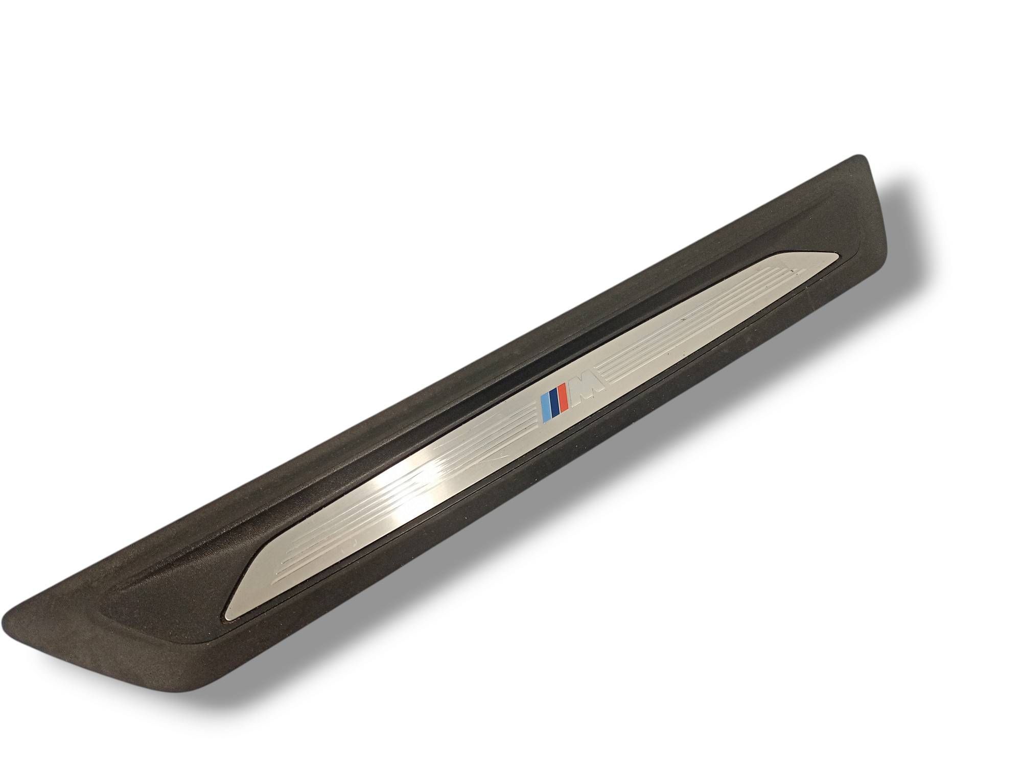 BMW 3 (F30 / F31) Front sill trim cover BMW 3 SERIES Front sill trim cover OEM 51478051...