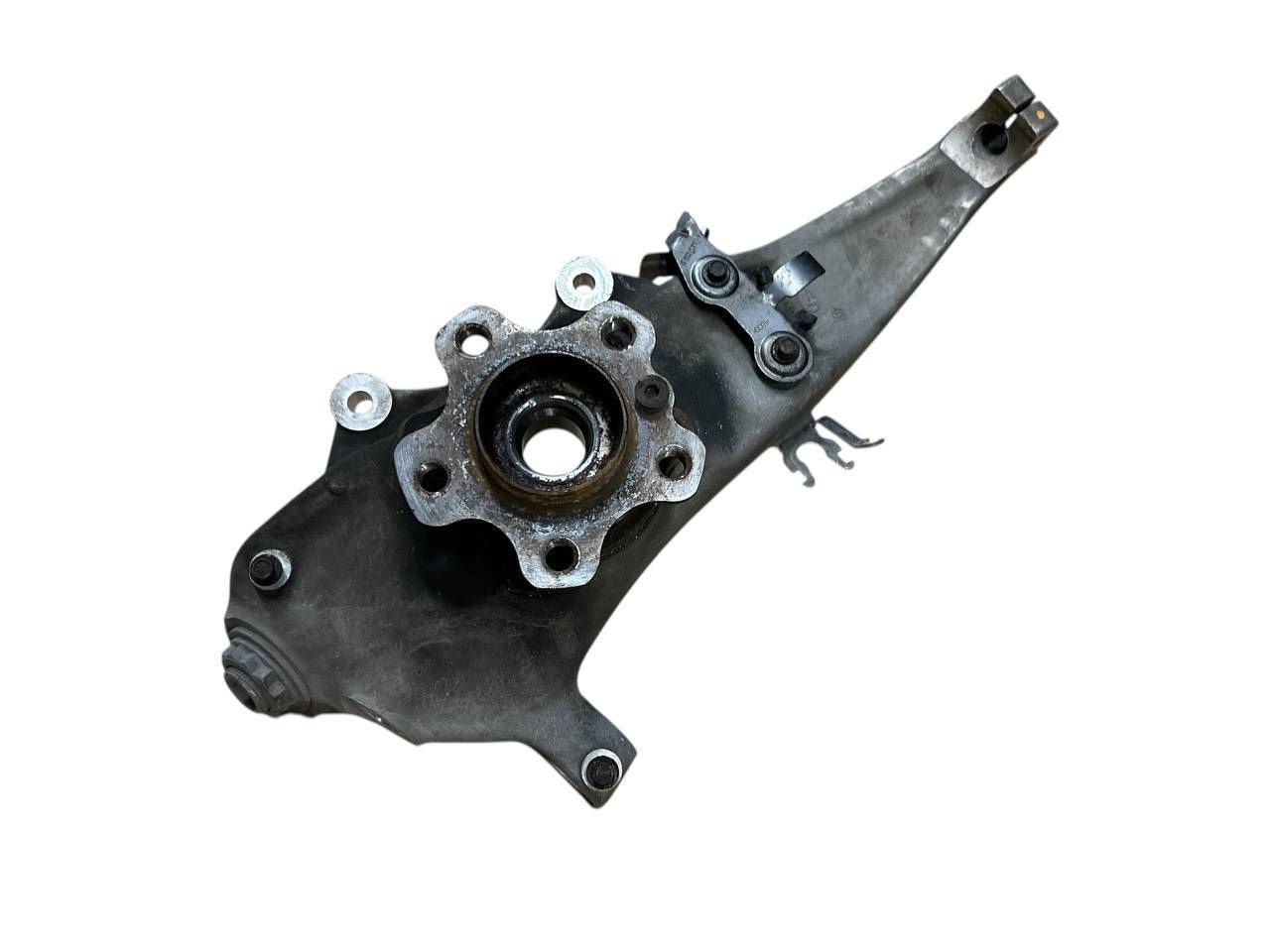 BMW 7 (G11 / G12) Front wheel hub spindle knuckle BMW 7 SERIES Front wheel hub spindle knuckle OE...