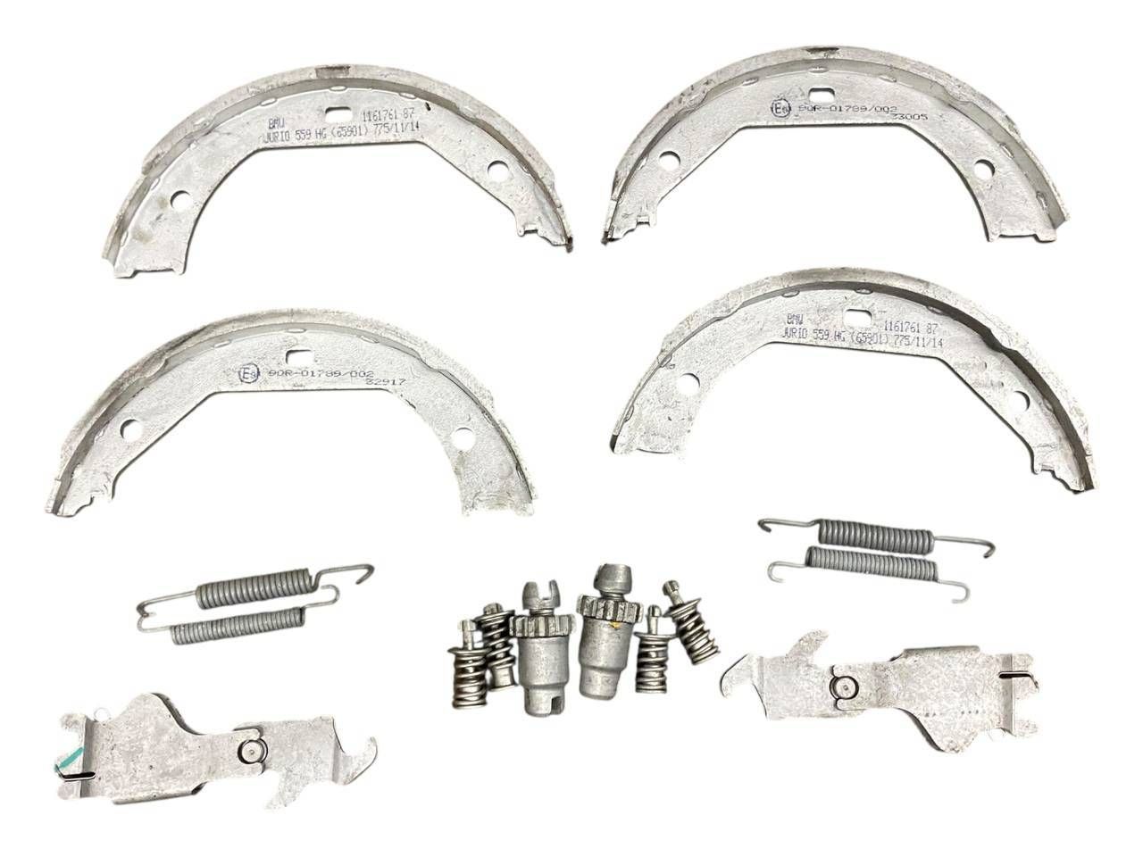 BMW 3 (E90 / E91 / E92 / E93) Handbrake/parking brake pads BMW 3 SERIES Handbrake/parking brake pads OEM 0...
