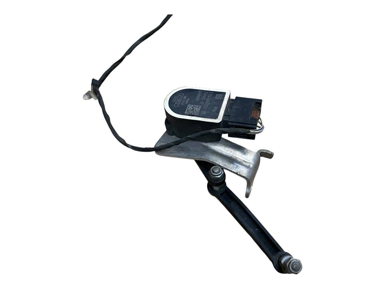 BMW 3 (F30 / F31) Rear air suspension level height sensor BMW 3 SERIES Rear air suspension level height s...
