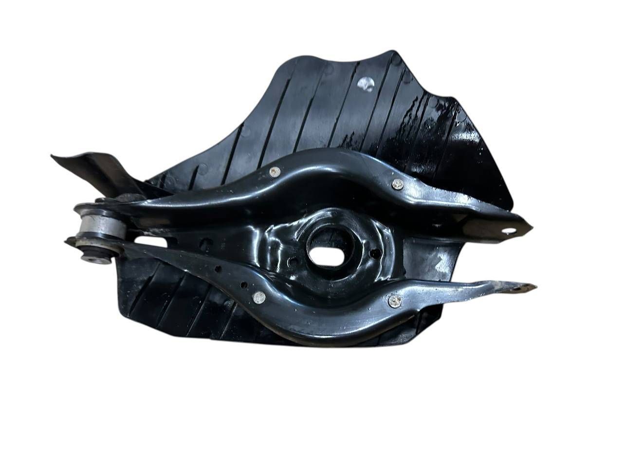 BMW 3 (F30 / F31) Rear control arm BMW 3 SERIES Rear control arm OEM 33326884694

...