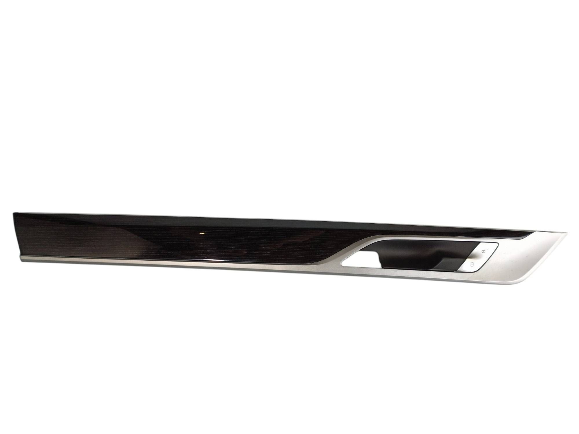 BMW 7 (G11 / G12) Front door trim bar BMW 7 SERIES Front door trim bar OEM 7851831

P...