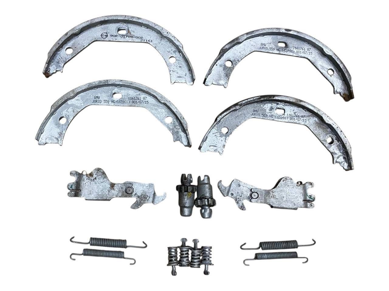 BMW 3 (E90 / E91 / E92 / E93) Handbrake/parking brake pads BMW 3 SERIES Handbrake/parking brake pads OEM 0...