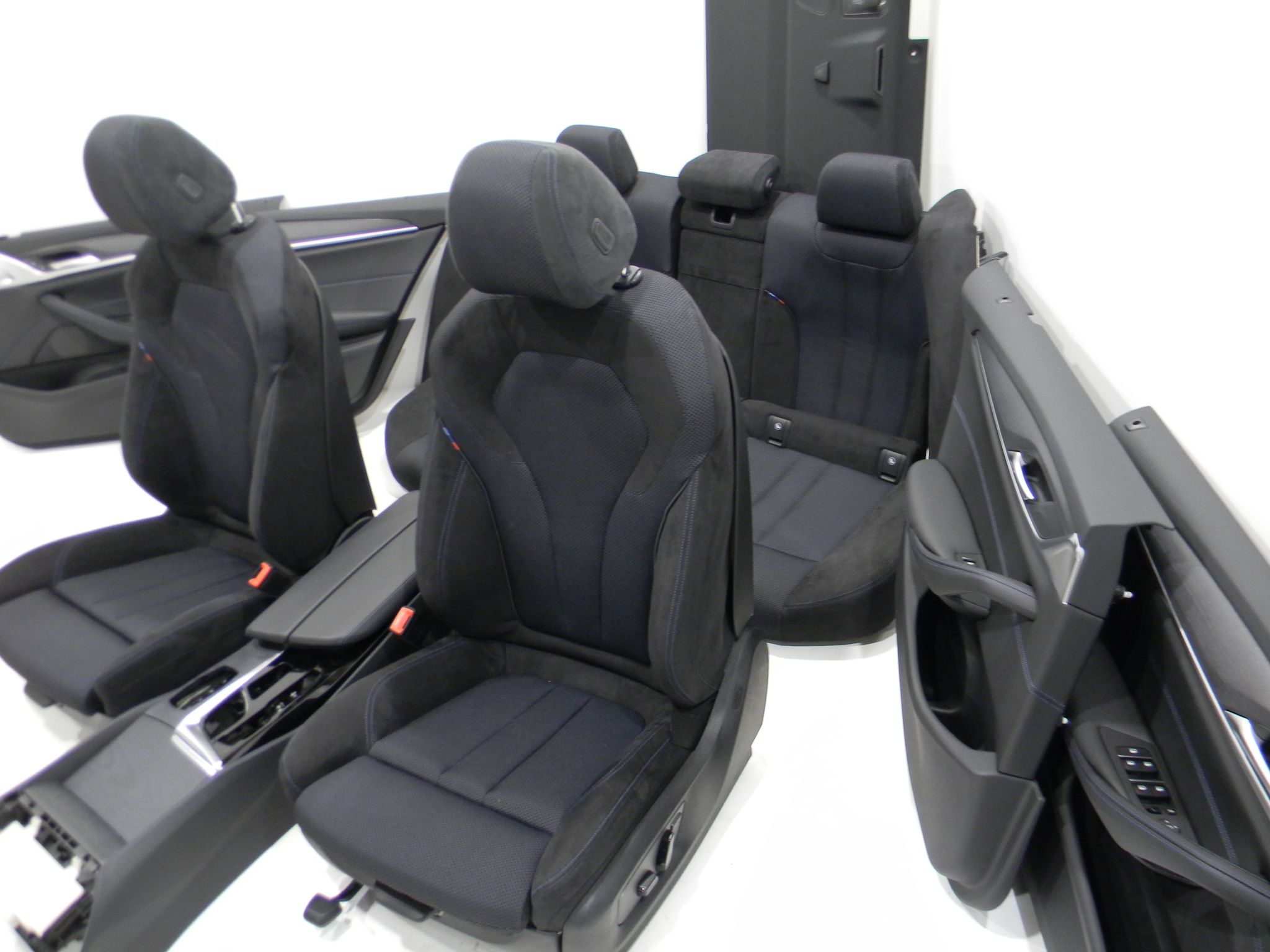 BMW 5 (G30 / G31) Seat Set BMW 5 SERIES Seat Set OEM CJ90222

Part codes: ...