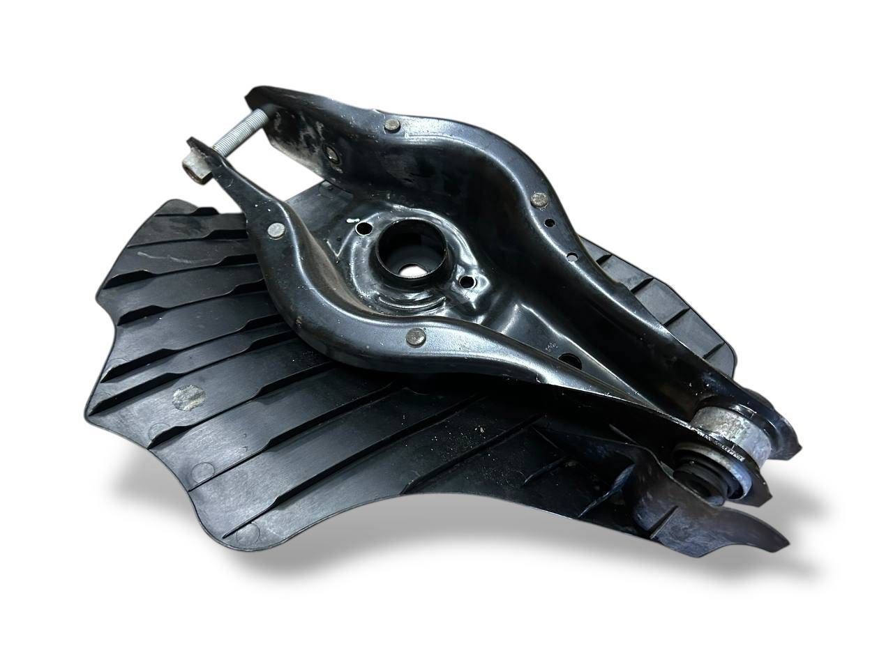 BMW 1 (F20 / F21) Rear control arm BMW 1 SERIES Rear control arm OEM 33326884694

...