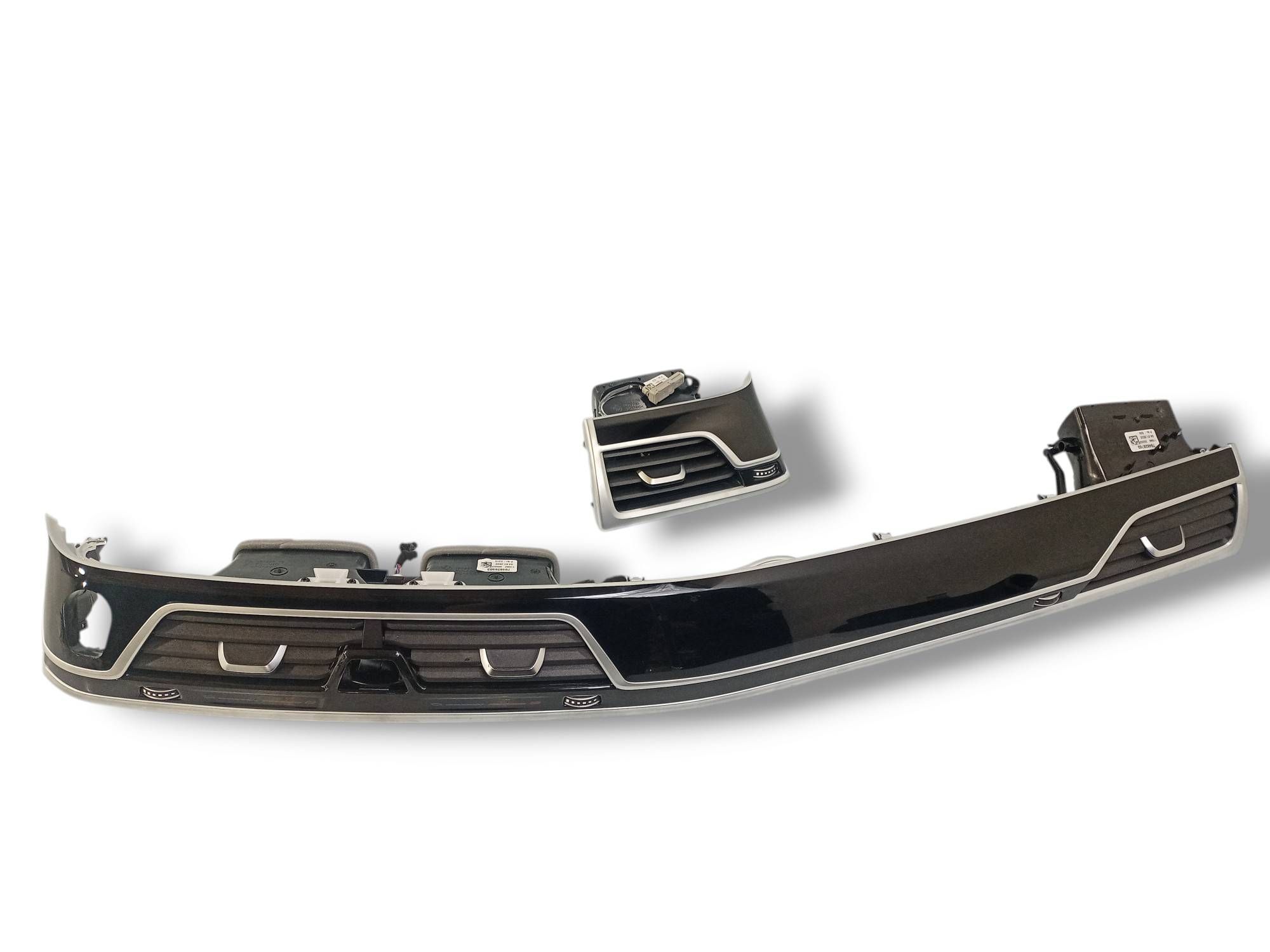BMW 7 (G11 / G12) Dashboard Trim BMW 7 SERIES Dashboard Trim OEM 51456992299

Pa...