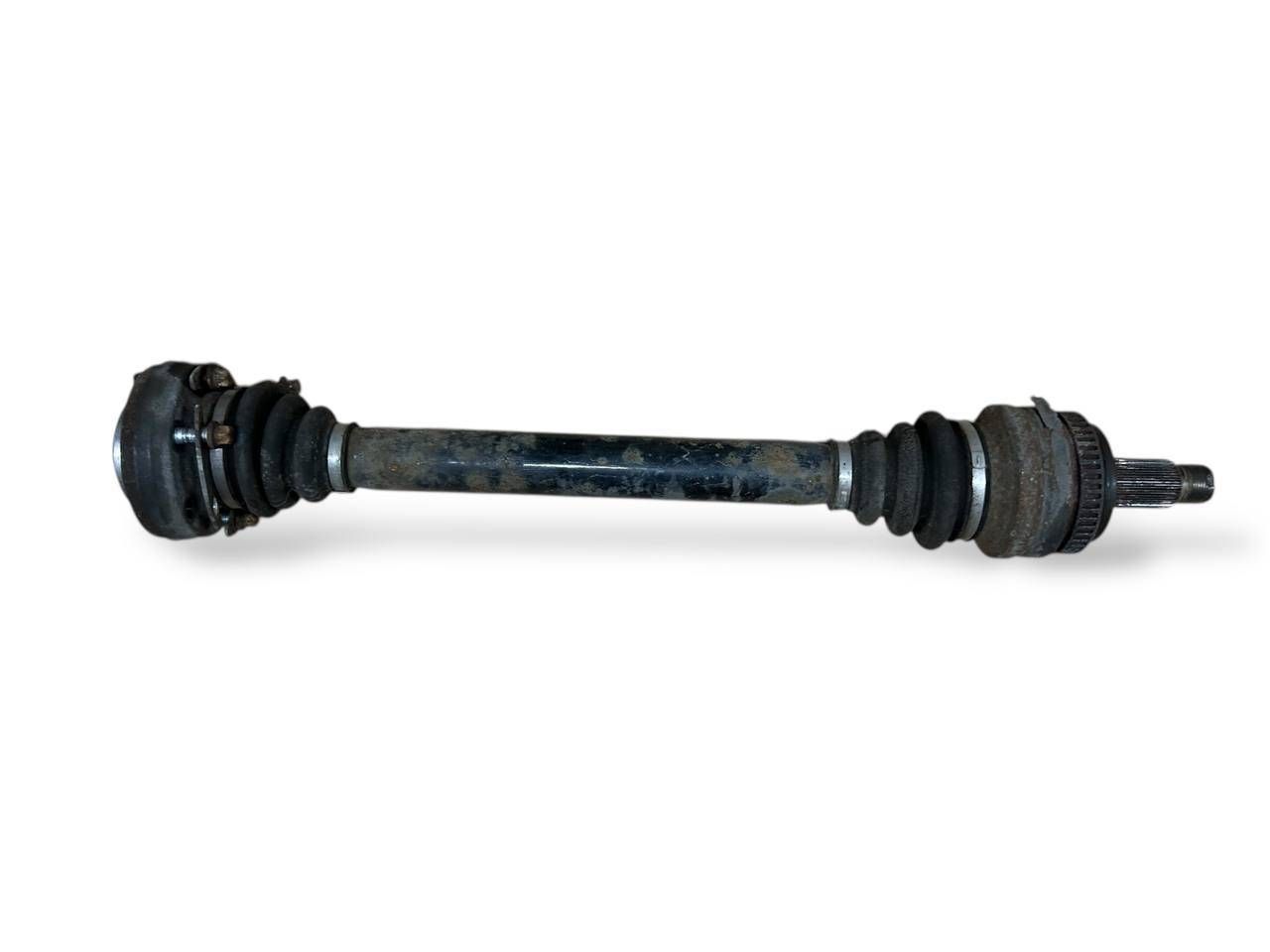 BMW 3 (E90 / E91 / E92 / E93) Rear driveshaft BMW 3 SERIES Rear driveshaft OEM 33217537715

P...