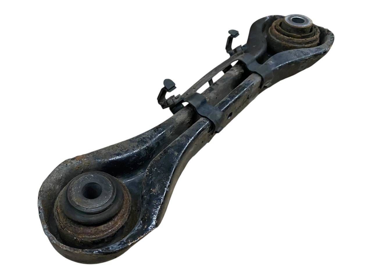 BMW 3 (E90 / E91 / E92 / E93) Rear control arm BMW 3 SERIES Rear control arm OEM 33326777980

...