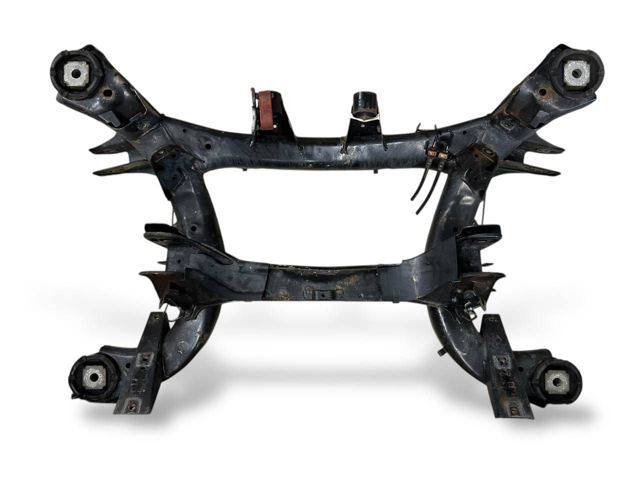 BMW X6 (E71 / E72) Rear subframe BMW X6 Rear subframe OEM 0F74500

Part codes: 0...