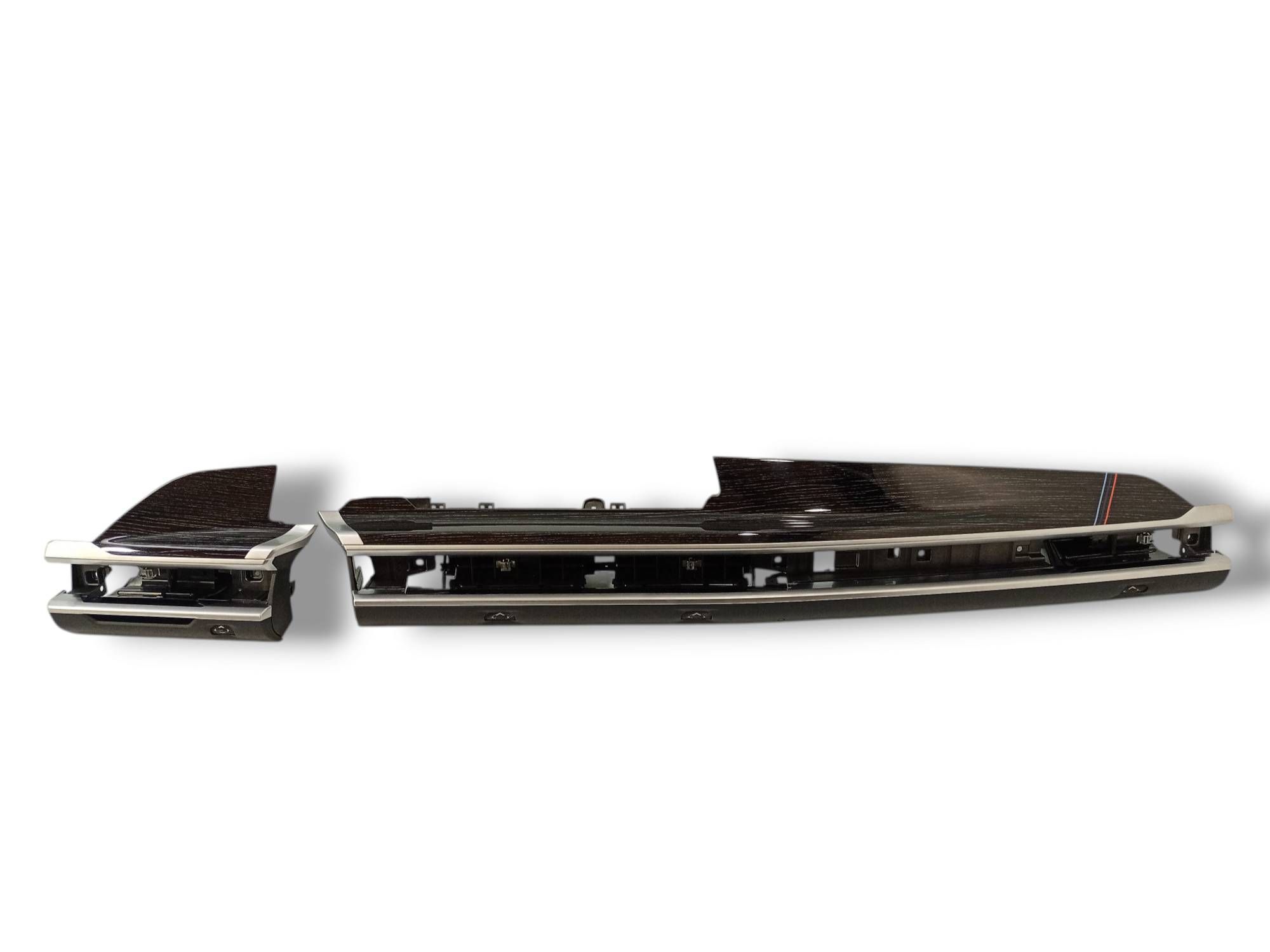 BMW 7 / i7 (G70) Dashboard Trim BMW 7' G70 Dashboard Trim OEM 51459628411

Part...