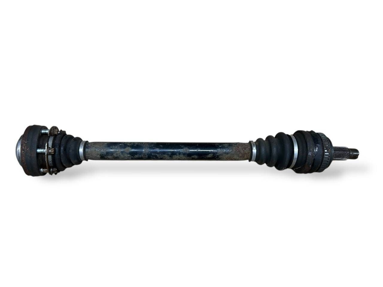BMW 3 (E90 / E91 / E92 / E93) Rear driveshaft BMW 3 SERIES Rear driveshaft OEM 33217537716

P...