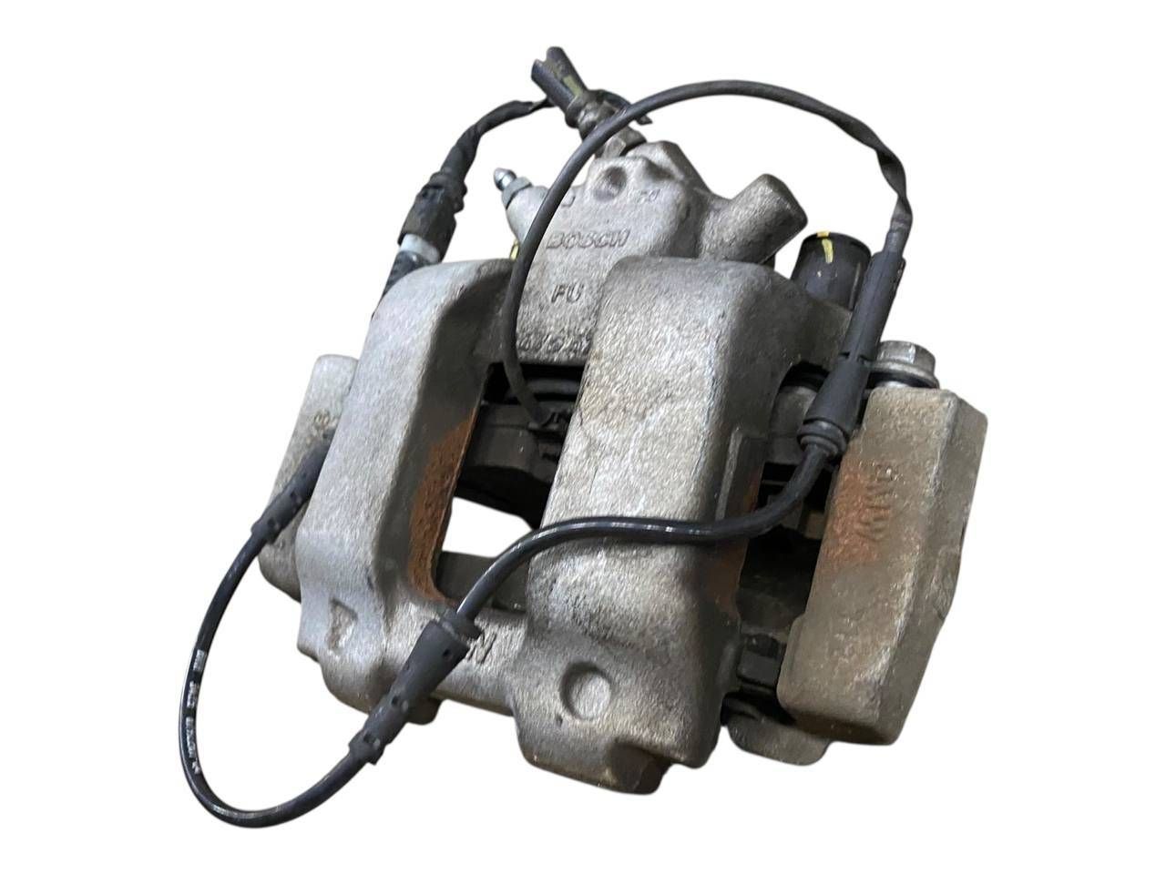 BMW 3 (F30 / F31) Front brake caliper BMW 3 SERIES Front brake caliper OEM 6857687

P...