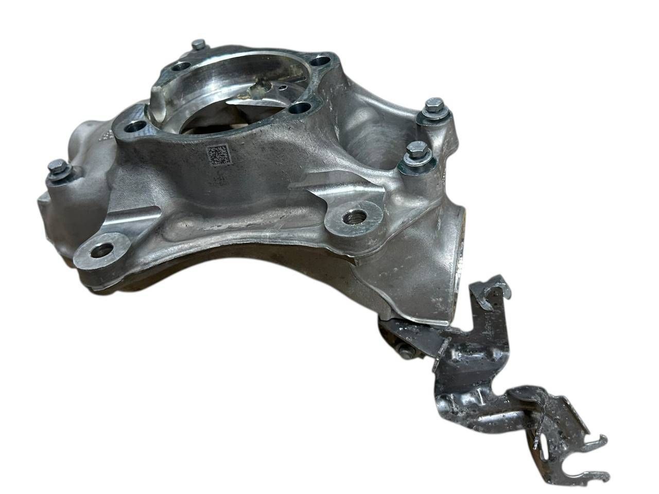 BMW 3 (G20 / G21) Front wheel hub spindle knuckle BMW 3 SERIES Front wheel hub spindle knuckle OE...