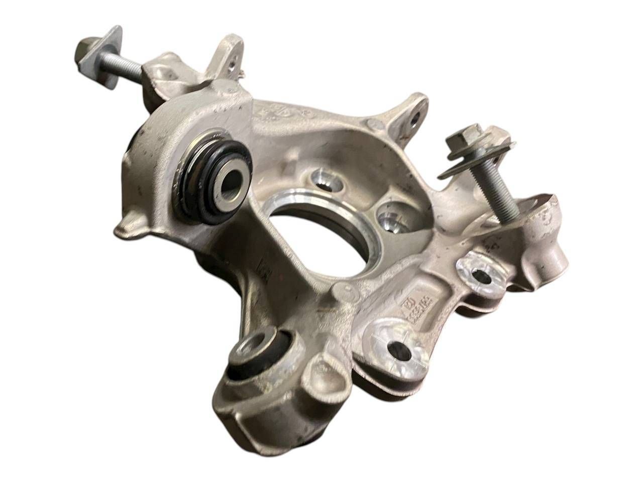 BMW 3 (G20 / G21) Rear wheel hub spindle/knuckle BMW 3 SERIES Rear wheel hub spindle/knuckle OEM...