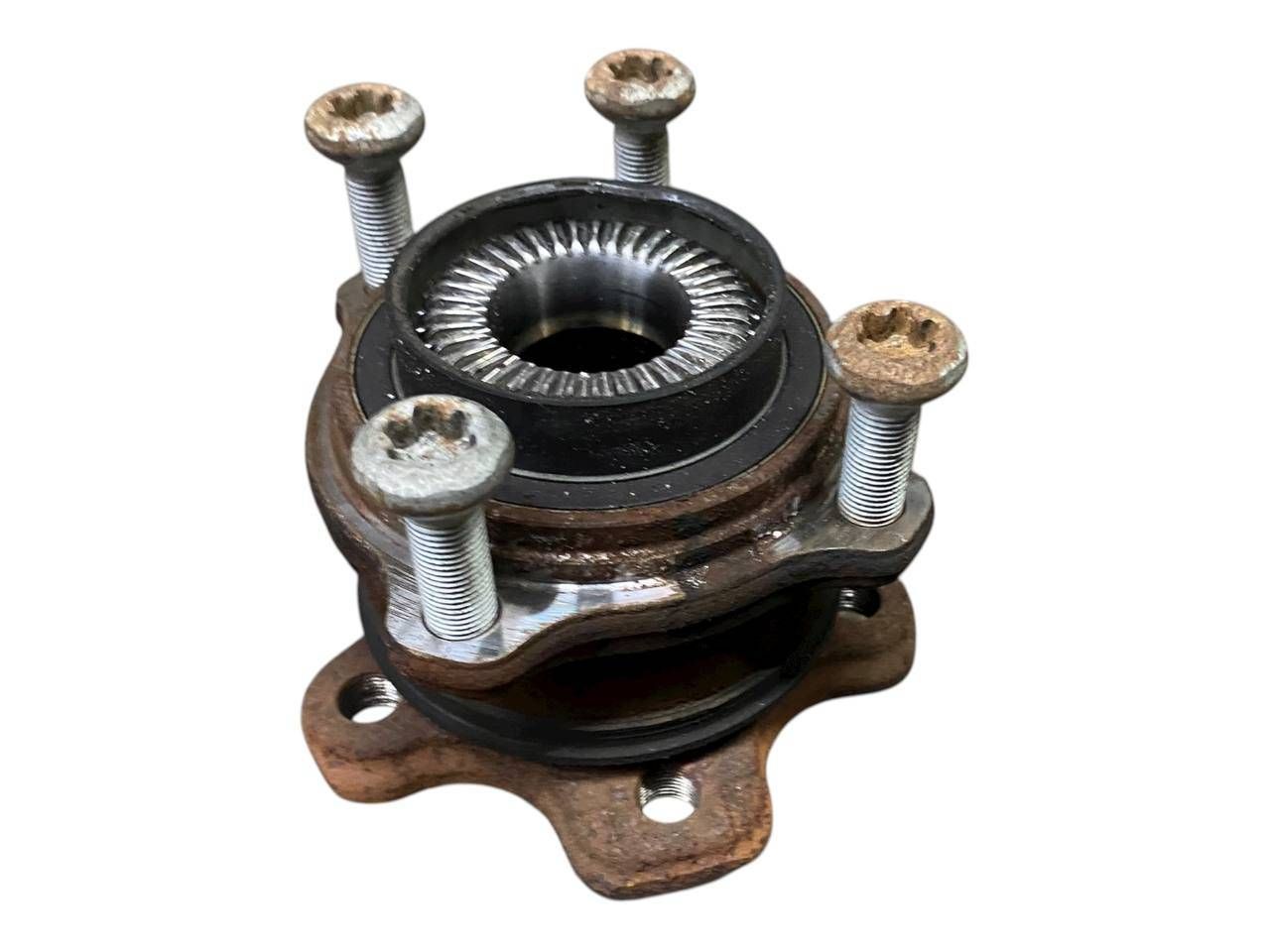 BMW X5 (G05) Rear wheel ball bearing BMW X5 Rear wheel ball bearing OEM 31206864572
...