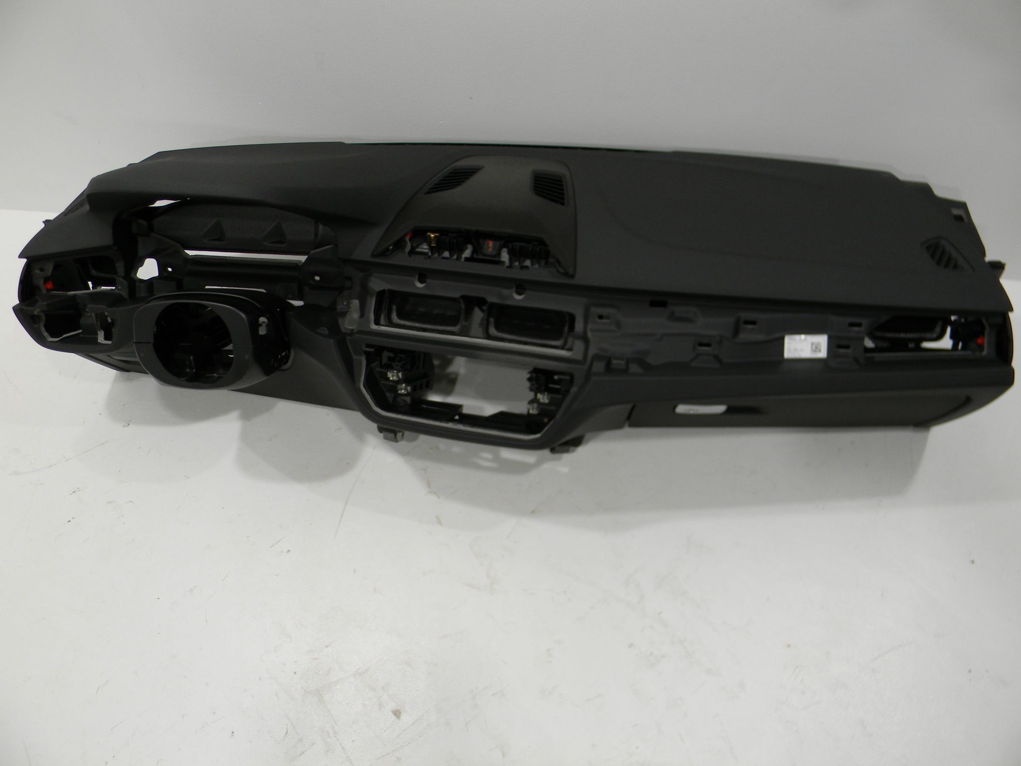 BMW 5 (G30 / G31) Dashboard BMW 5 SERIES Dashboard OEM 51169375429

Part co...