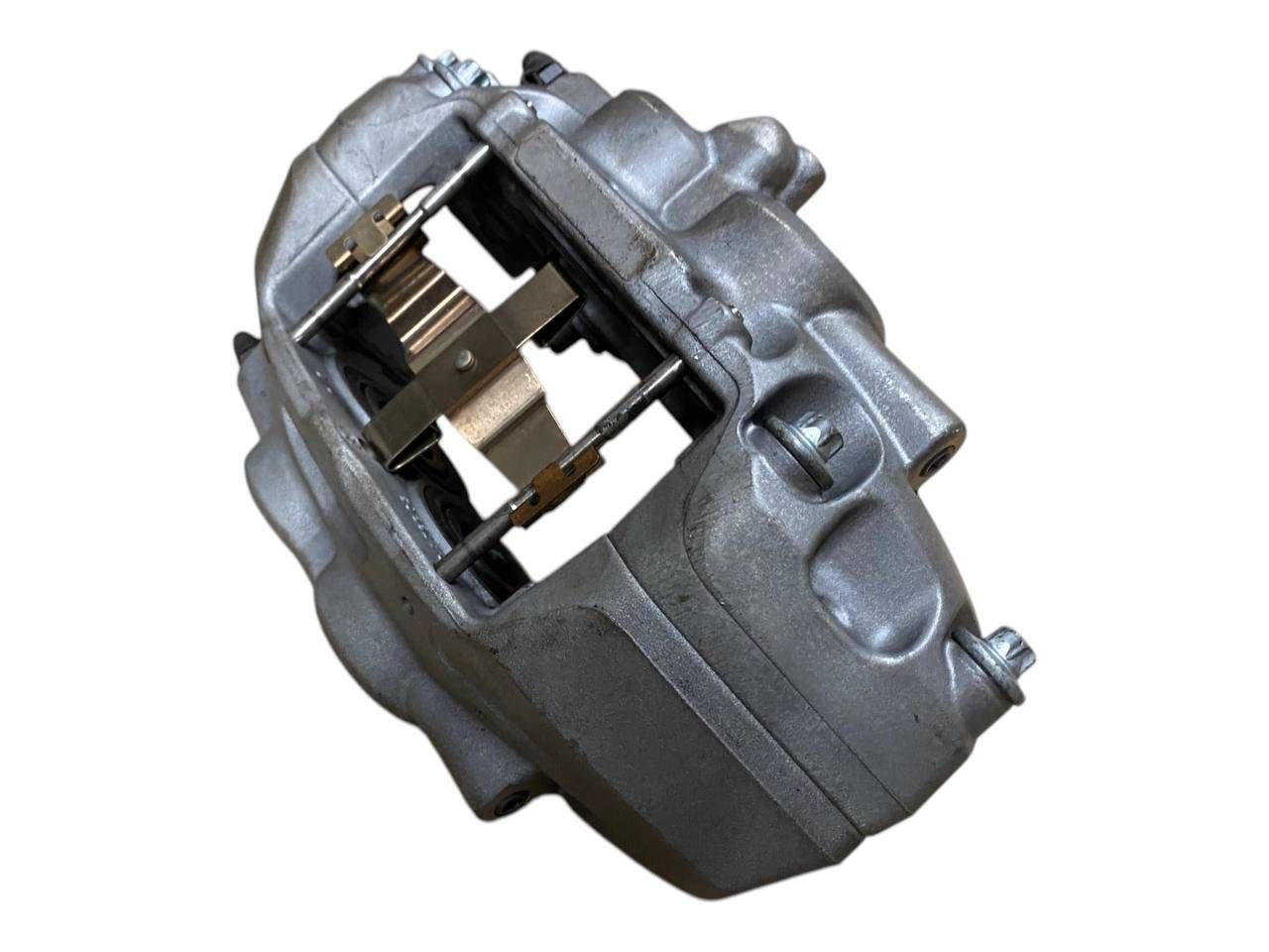 BMW 3 (F30 / F31) Front brake caliper BMW 3 SERIES Front brake caliper OEM 6865537

P...