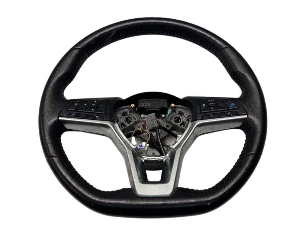 Nissan Leaf steering wheel Nissan Leaf Steering Wheel 484305SH2A

Part cod...