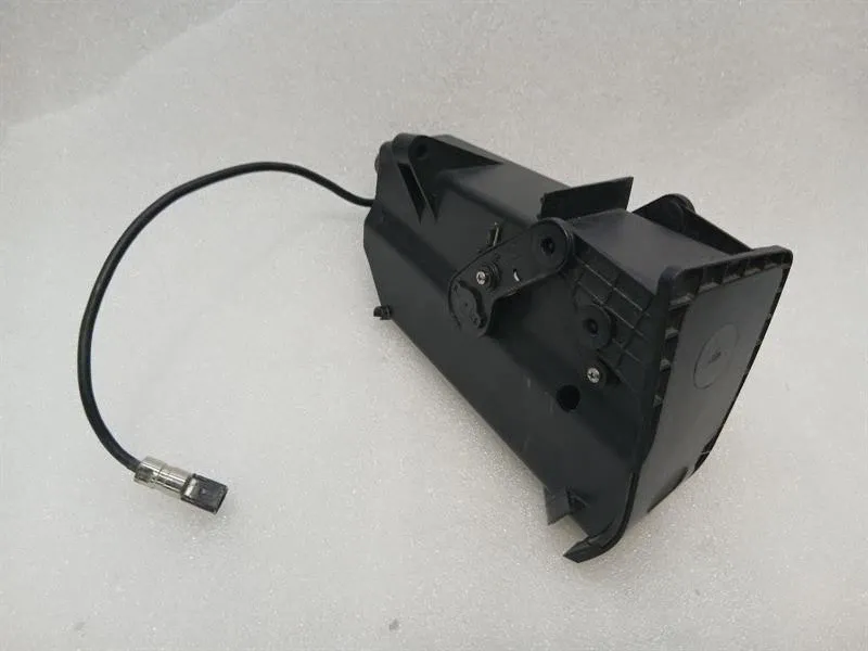 Glove box Brand/Model: HARLEY-DAVIDSON TOURING
Year: 2015...