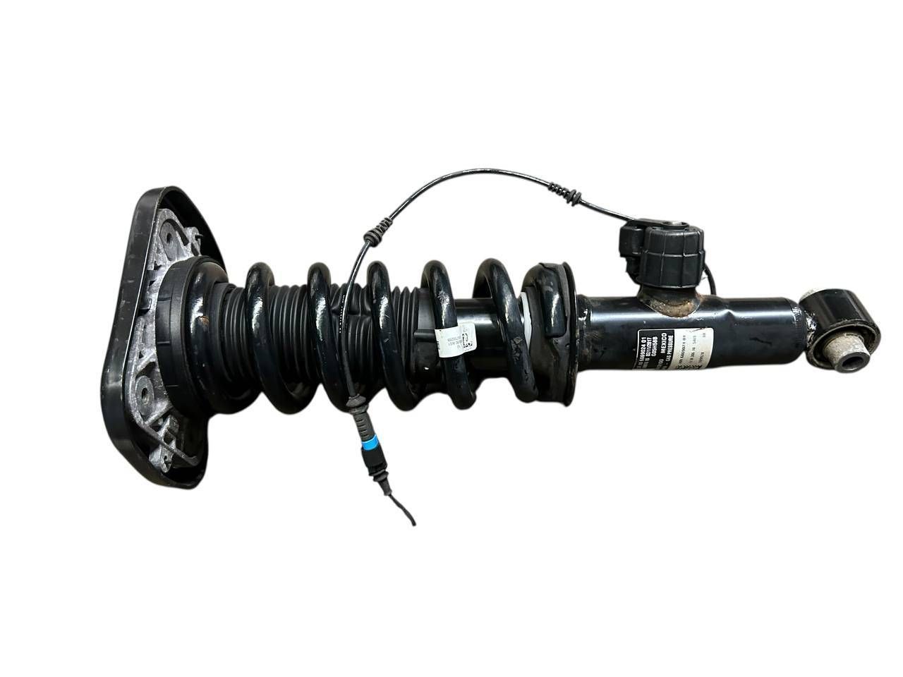 BMW X5 (G05) Rear shock absorber/damper BMW X5 Rear shock absorber/damper OEM 6869024

...