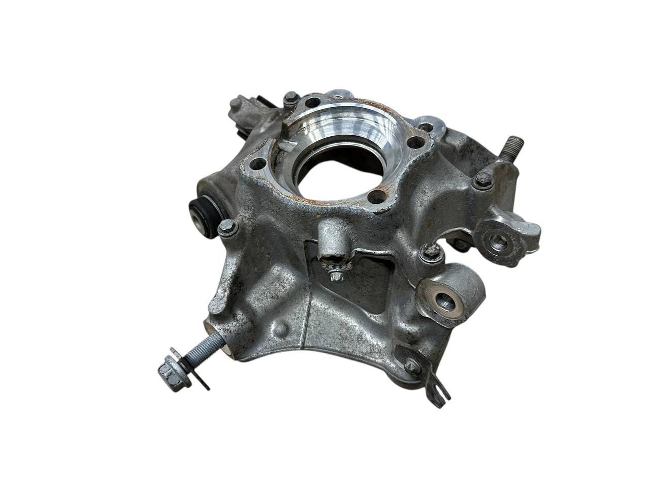 BMW 5 (G30 / G31) Rear wheel hub spindle/knuckle BMW 5 SERIES Rear wheel hub spindle/knuckle OEM...