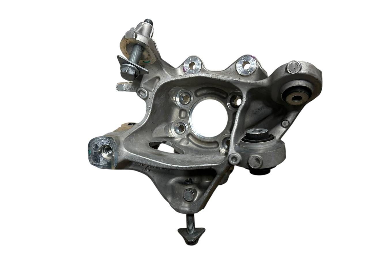 BMW 5 / i5 (G60 / G61) Rear wheel hub spindle/knuckle BMW 5' G61 Touring Rear wheel hub spindle/knuck...