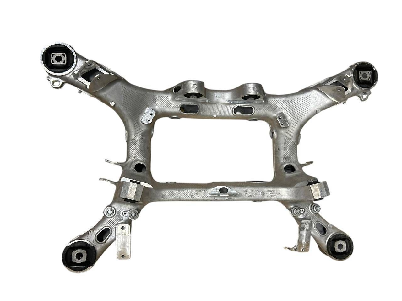BMW 5 / i5 (G60 / G61) Rear subframe BMW 5' G61 Touring Rear subframe OEM 8831012

P...