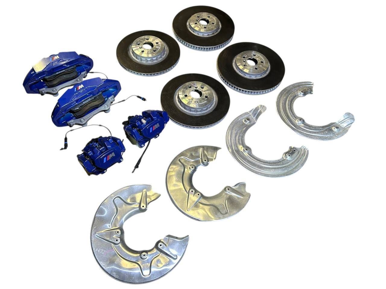 BMW XM (G09) Brake discs and calipers set