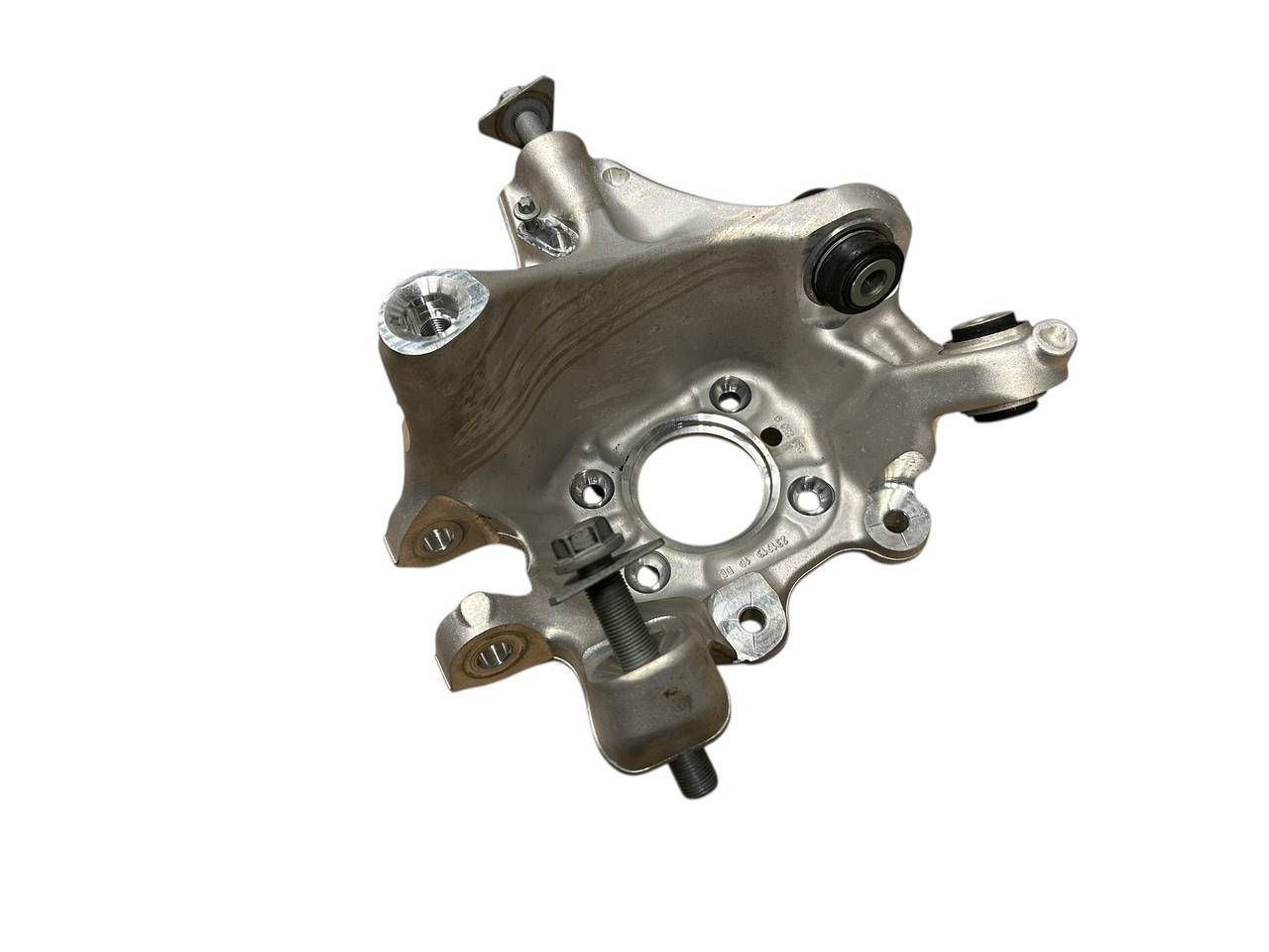 BMW 8 (G15) Rear wheel hub spindle/knuckle BMW M8 Rear wheel hub spindle/knuckle OEM 33309...
