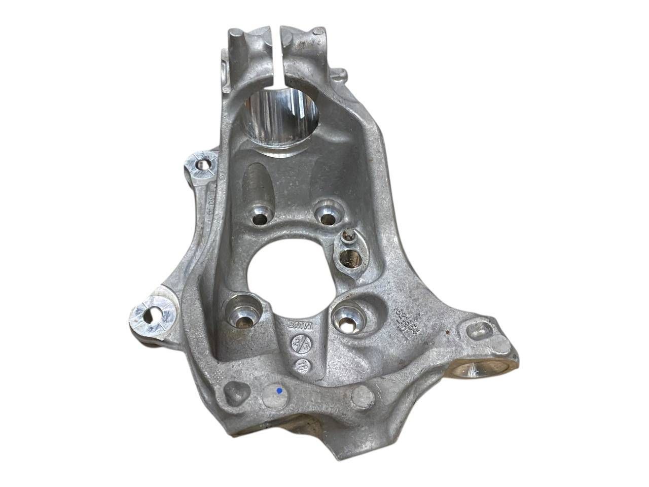 BMW 3 (G20 / G21) Front wheel hub spindle knuckle BMW 3 SERIES Front wheel hub spindle knuckle OE...