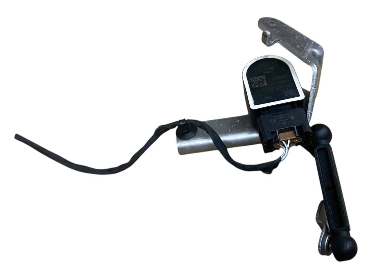 BMW 8 (G15) Rear air suspension level height sensor BMW M8 Rear air suspension level height sensor ...
