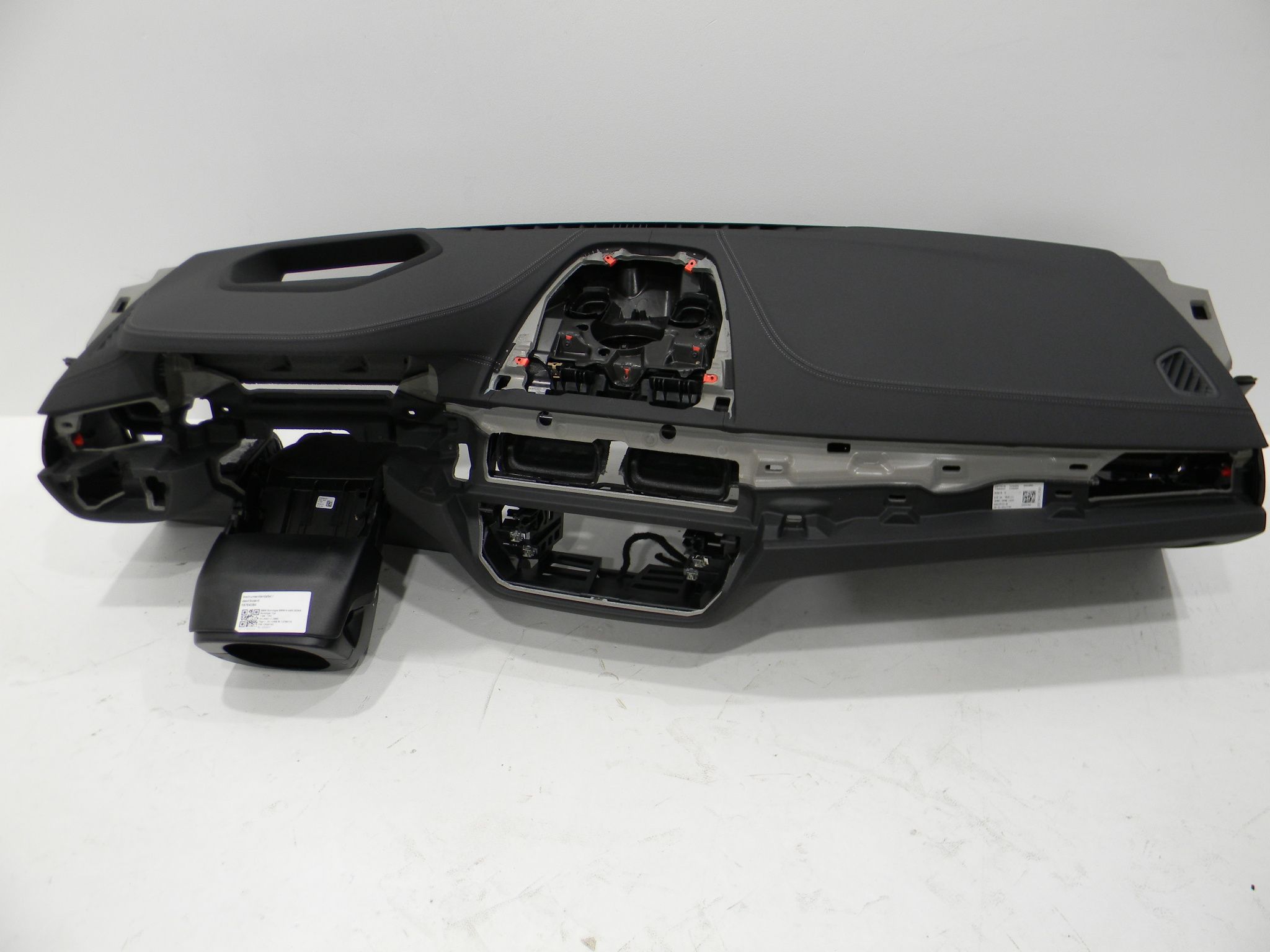BMW 5 (G30 / G31) Dashboard BMW 5 SERIES Dashboard OEM 51169375429

Part co...