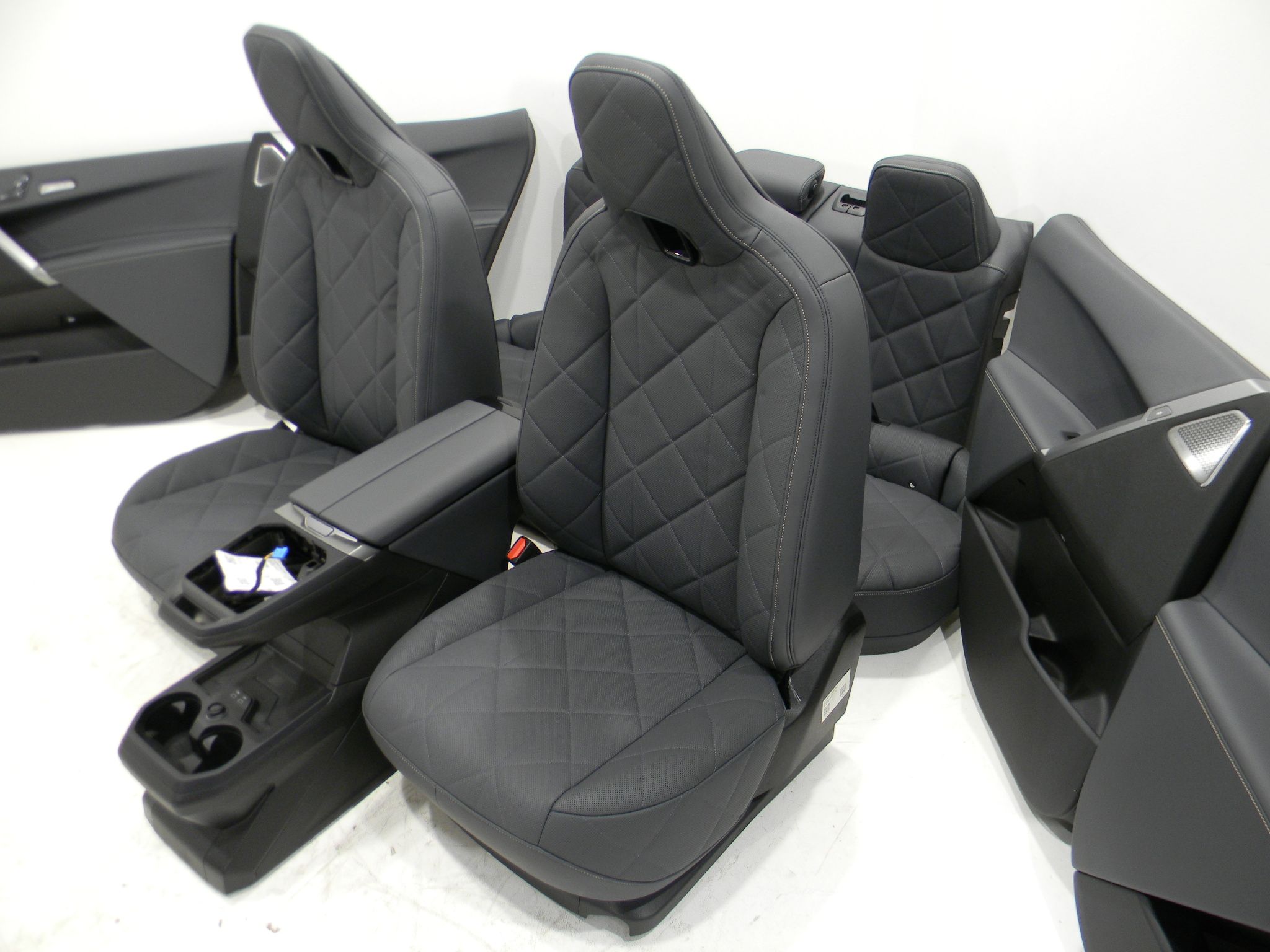 BMW iX (I20) F45 F46 BMW IX F45 F46 OEM CW17830

Part codes: CW17830...