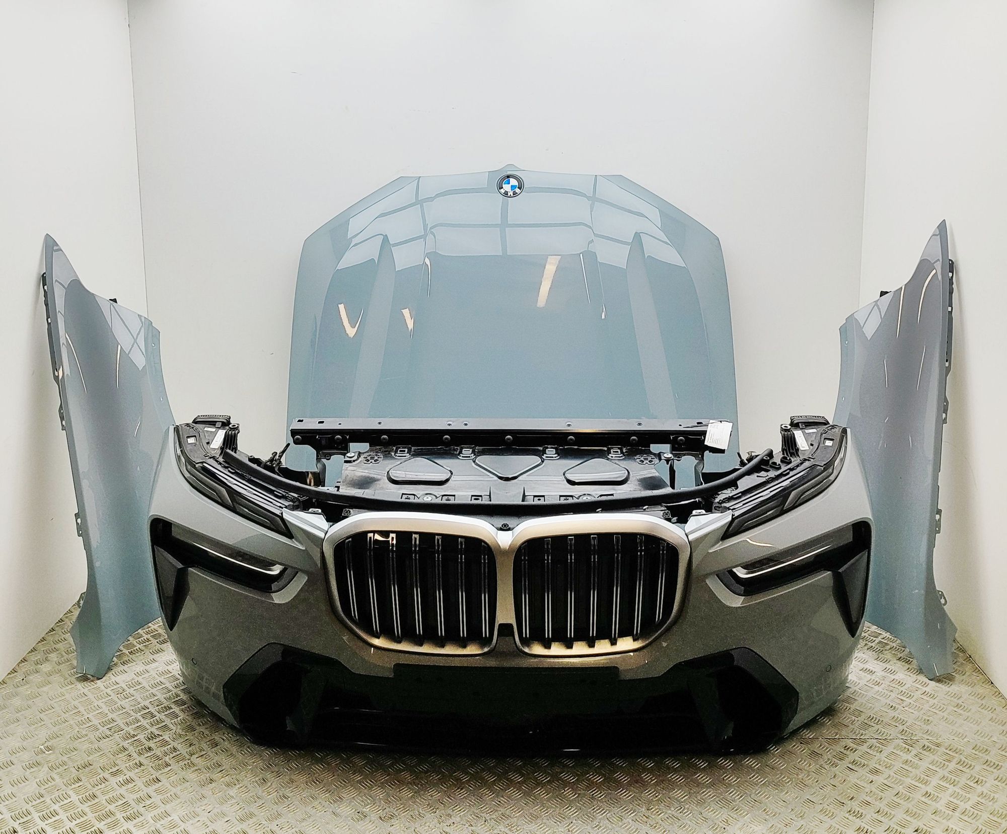 BMW X7 (G07) Front End Parts Kit