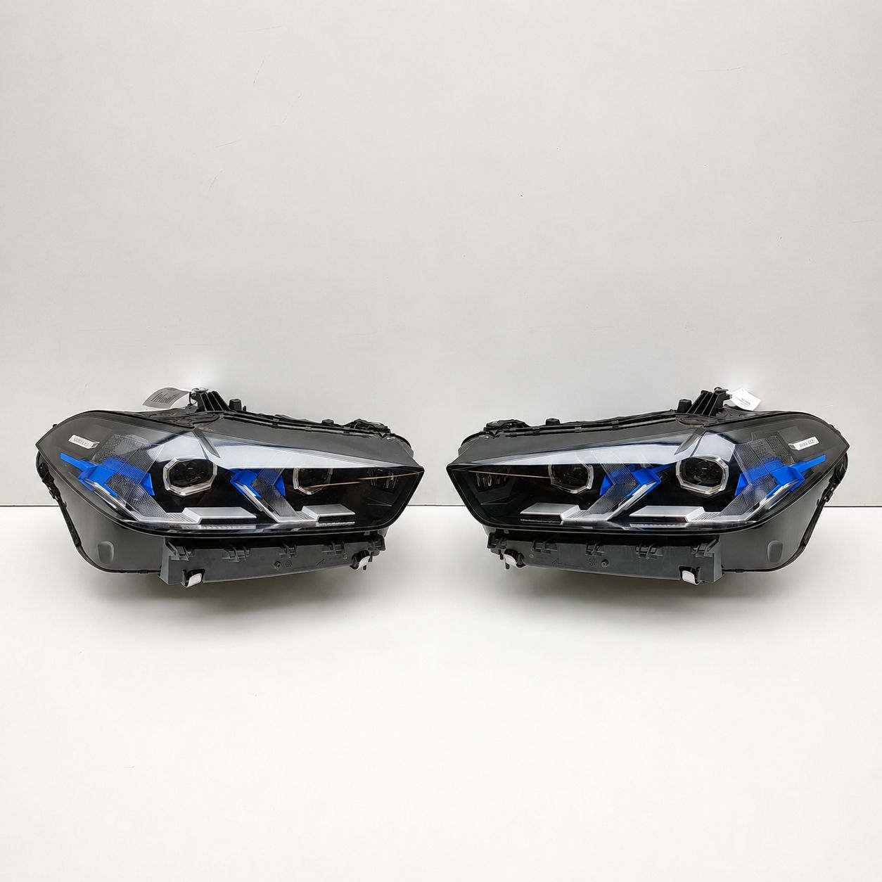 BMW X6 (G06) Front Headlight Set Kit Front Headlight Set Kit — BMW X6 (G06, F96) (20...