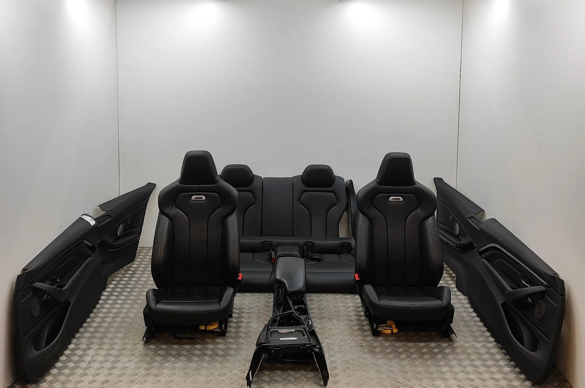 BMW 4 (F32 / F33 / F36) Interior Seats W/ Door Cards Kit Seat and door trim panel set — BMW 4 SERIES (F3...