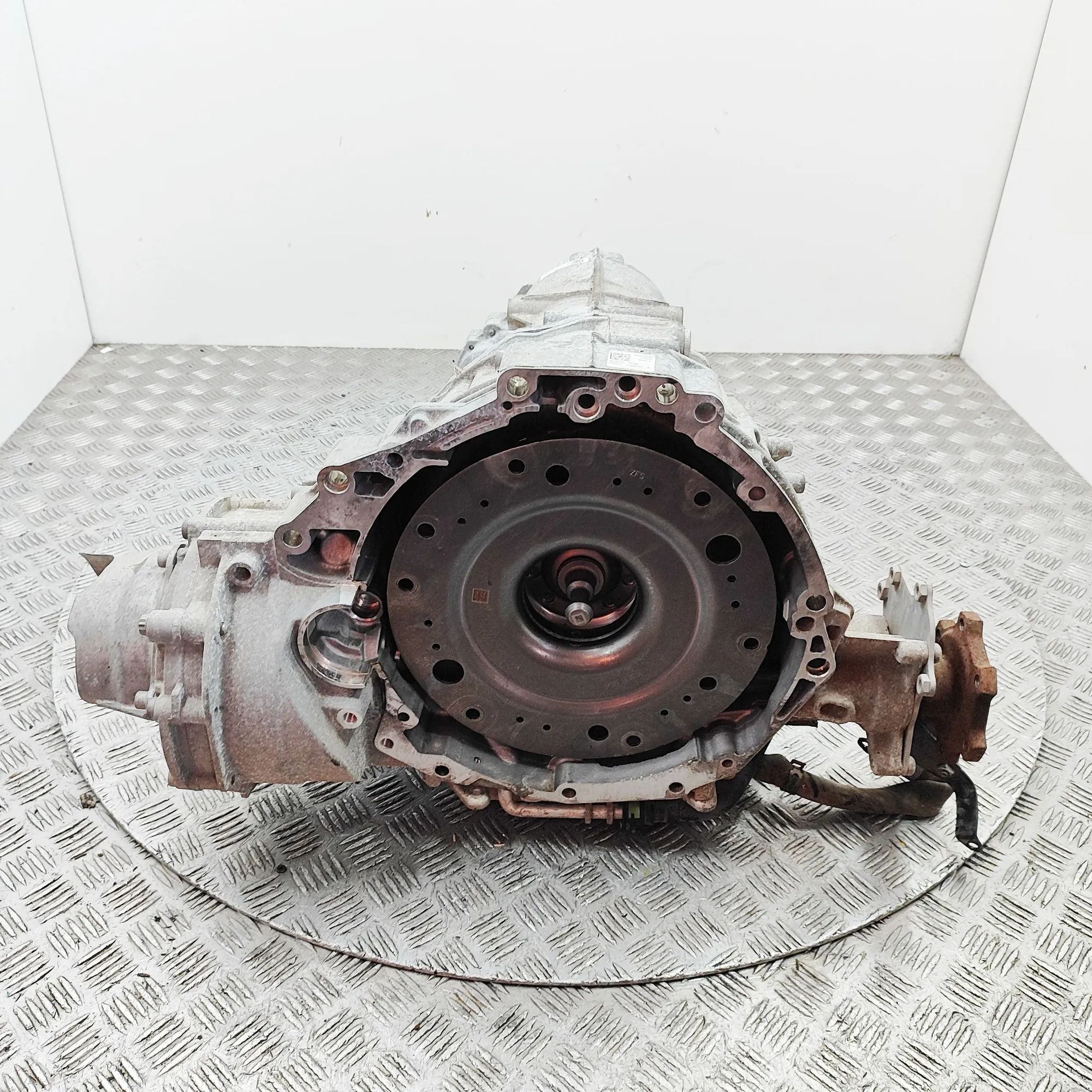 Audi A6 (C7) Gearbox SQN Gearbox AUDI A6 (4A2, C8) (2018-...)

Part ...