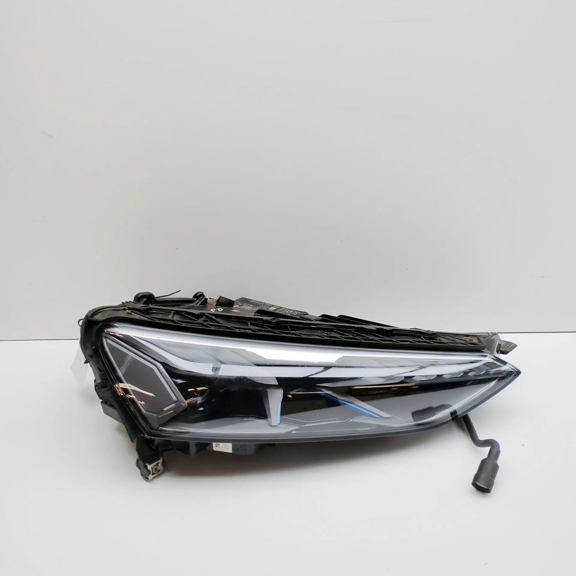 Audi e-tron GT (FW) Front Right Headlight 4J3941086A Front Right Headlight AUDI E-TRON GT...