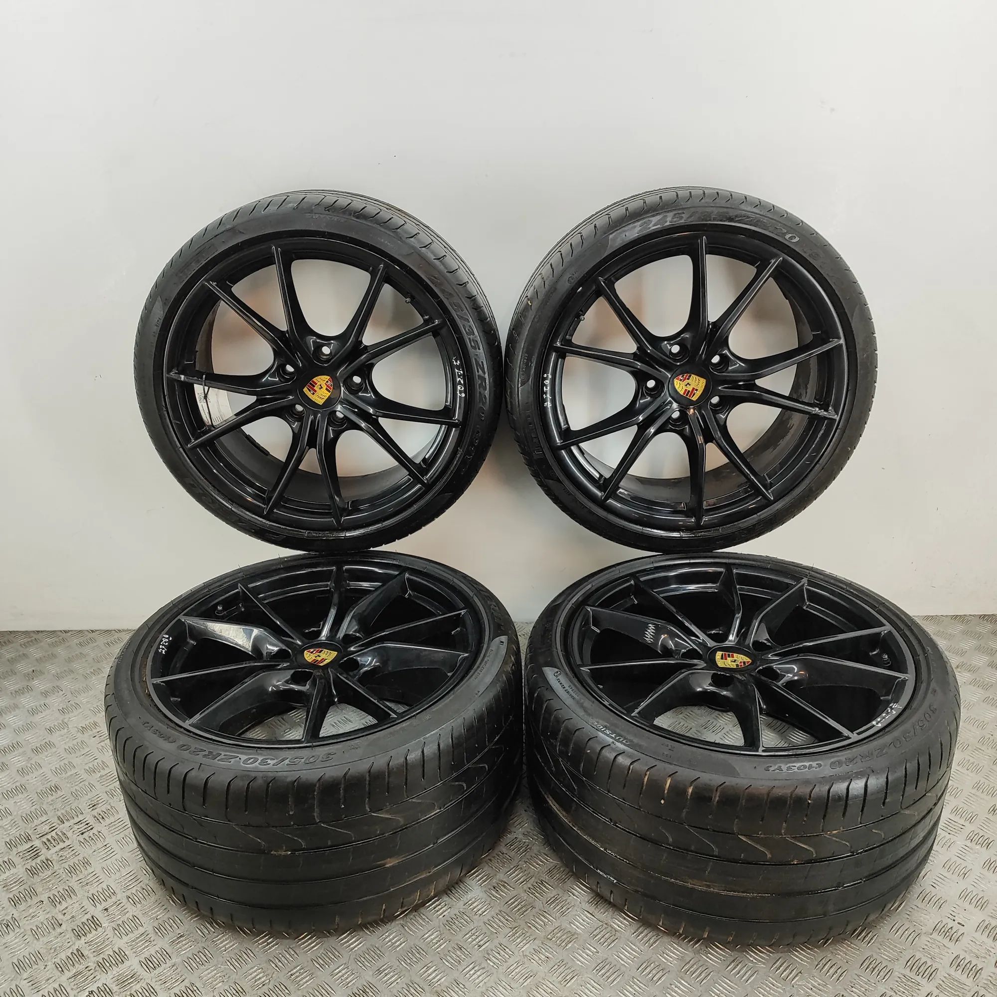 Porsche 911 (991) Alloy Wheel Set Alloy wheel set — PORSCHE 911 (991) (2011-2020)...