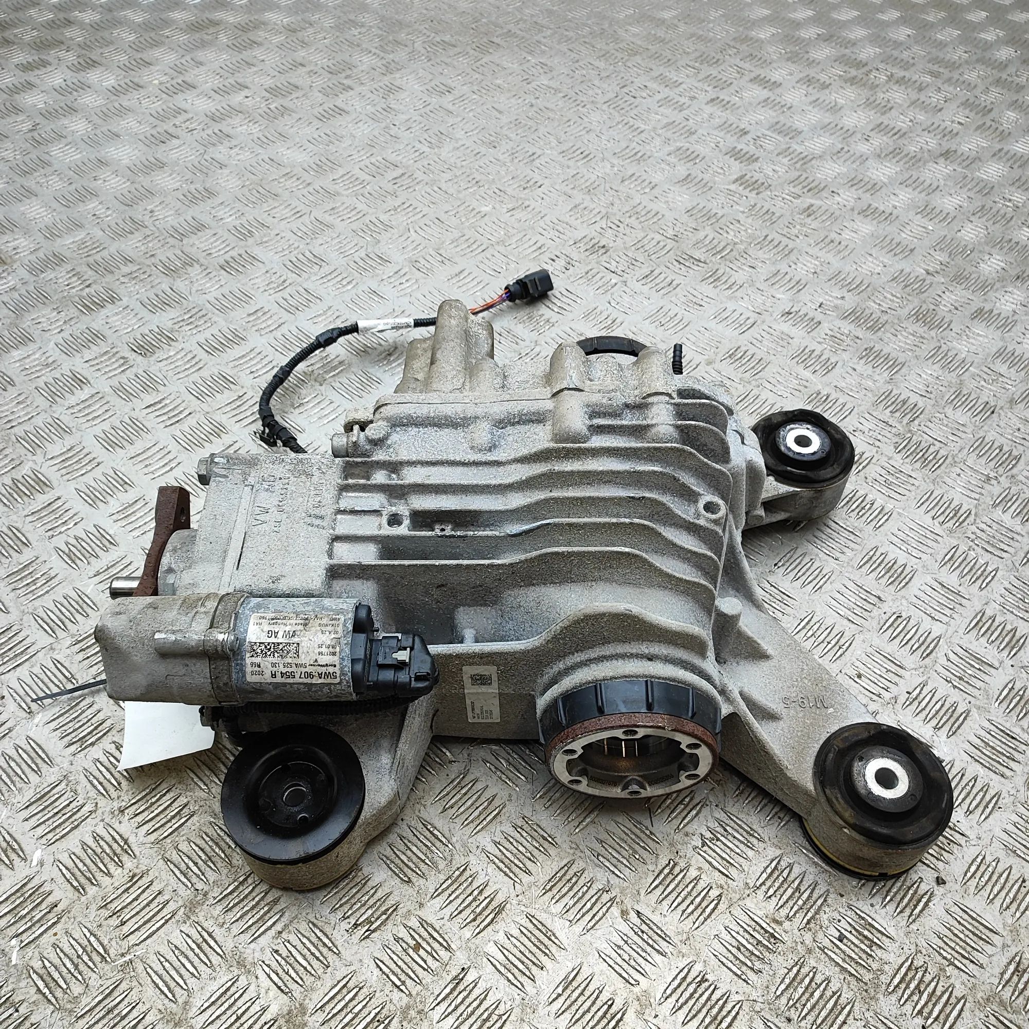 Audi Q3 (F3) задний редуктор Rear differential — AUDI Q3 (F3) (2018-PRESENT)...