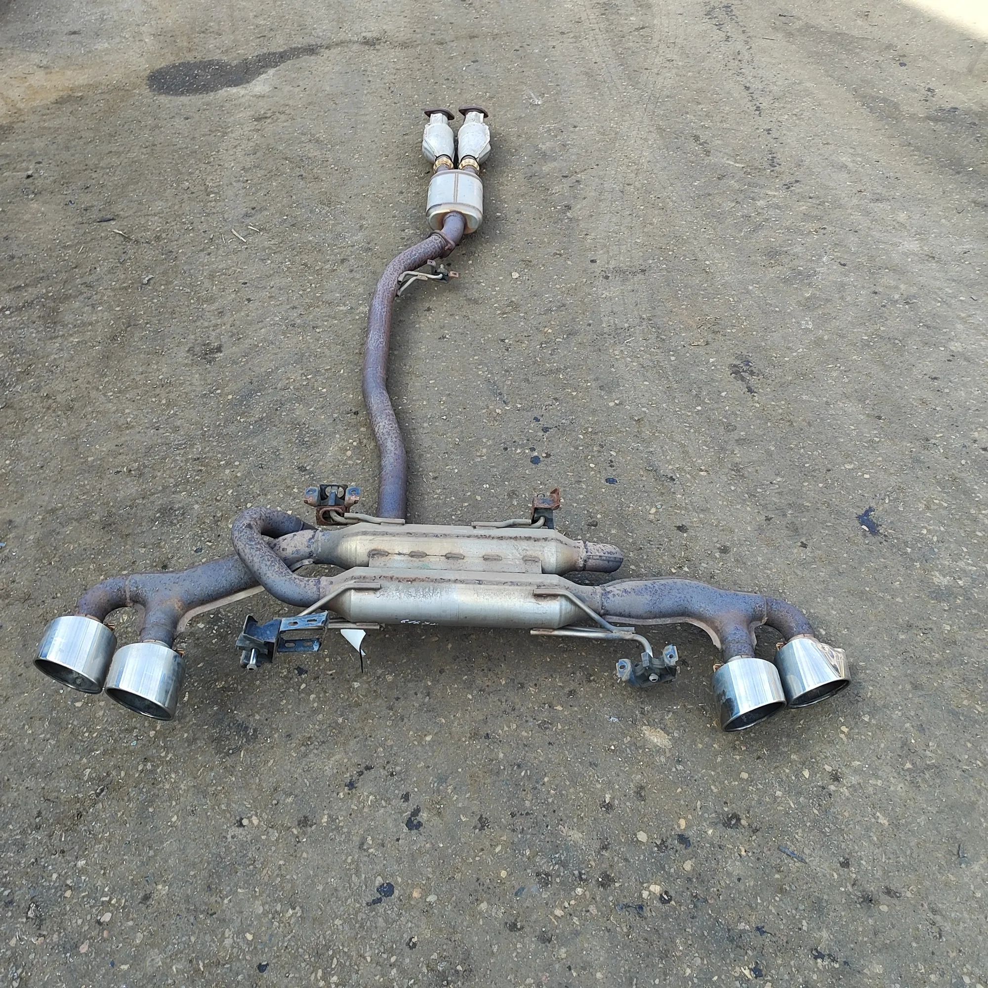 Nissan GT-R Exhaust Exhaust — NISSAN GT-R (R35) (2007-2025) — 20300...