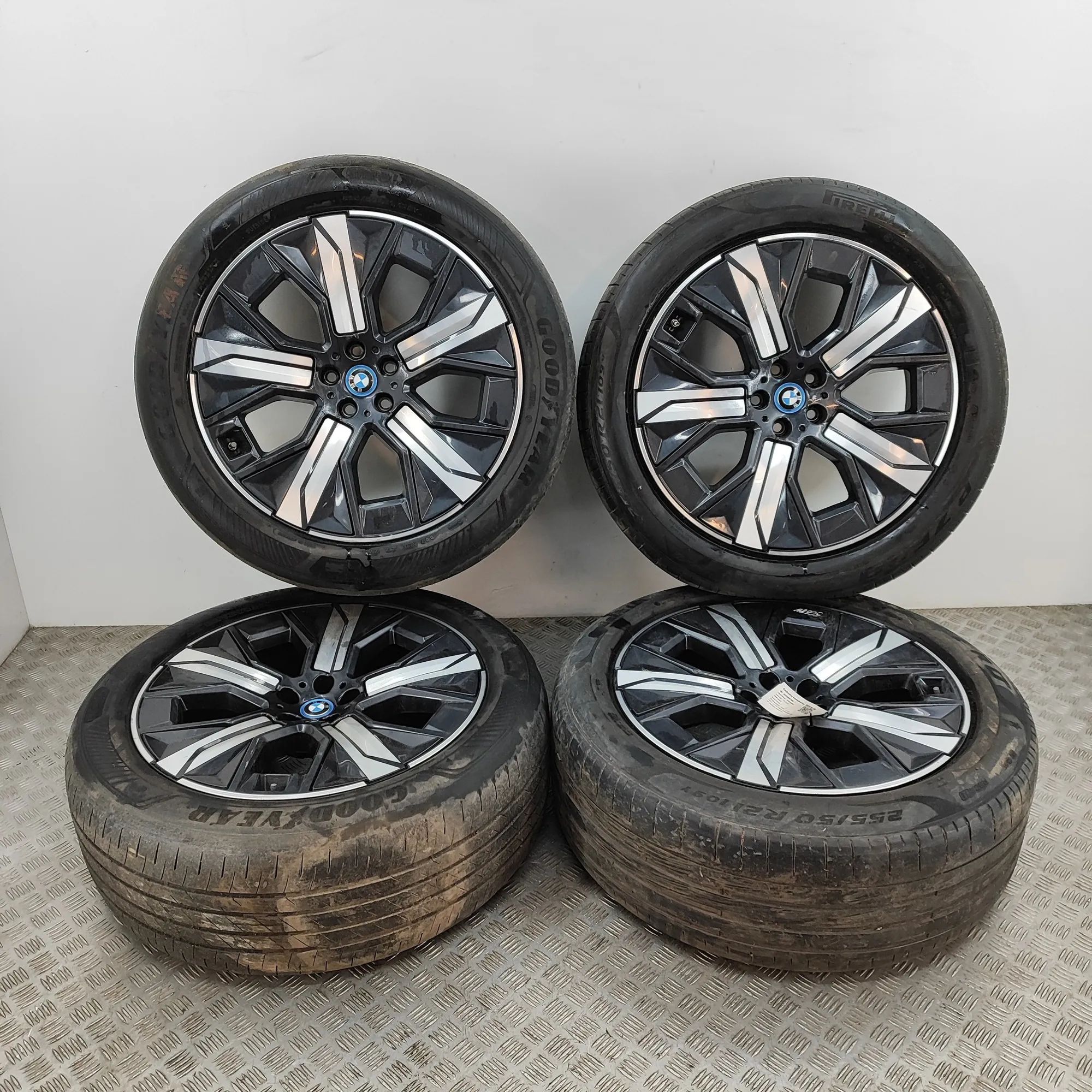 BMW iX (I20) Alloy Wheel Set