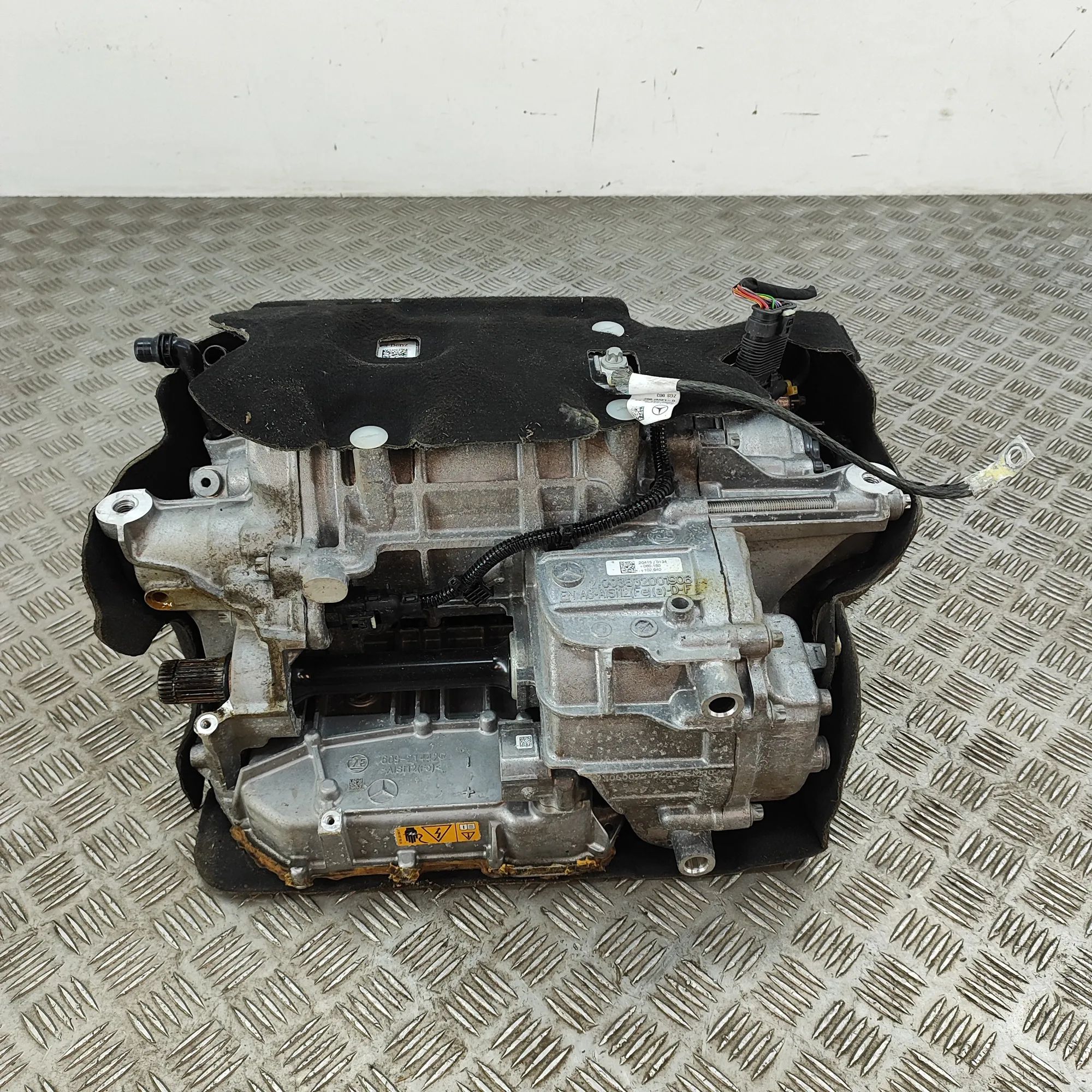 Mercedes-Benz GLA / EQA (H247) Electric motor EV A2433403202 Electric motor EV MERCEDES-BENZ EQA...