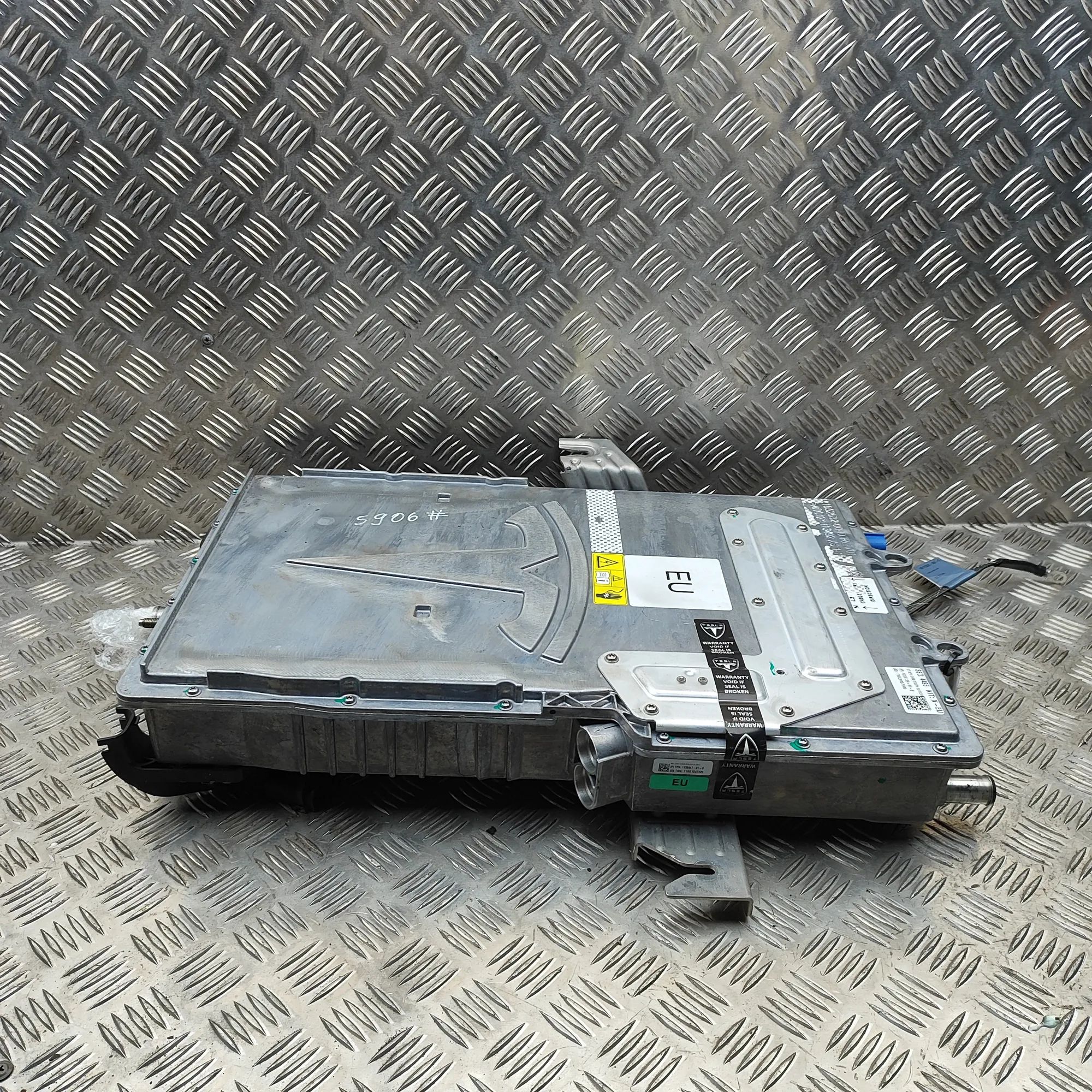 Tesla Model X Inverter 1055139-01-B Inverter TESLA MODEL X (2013-...)
...