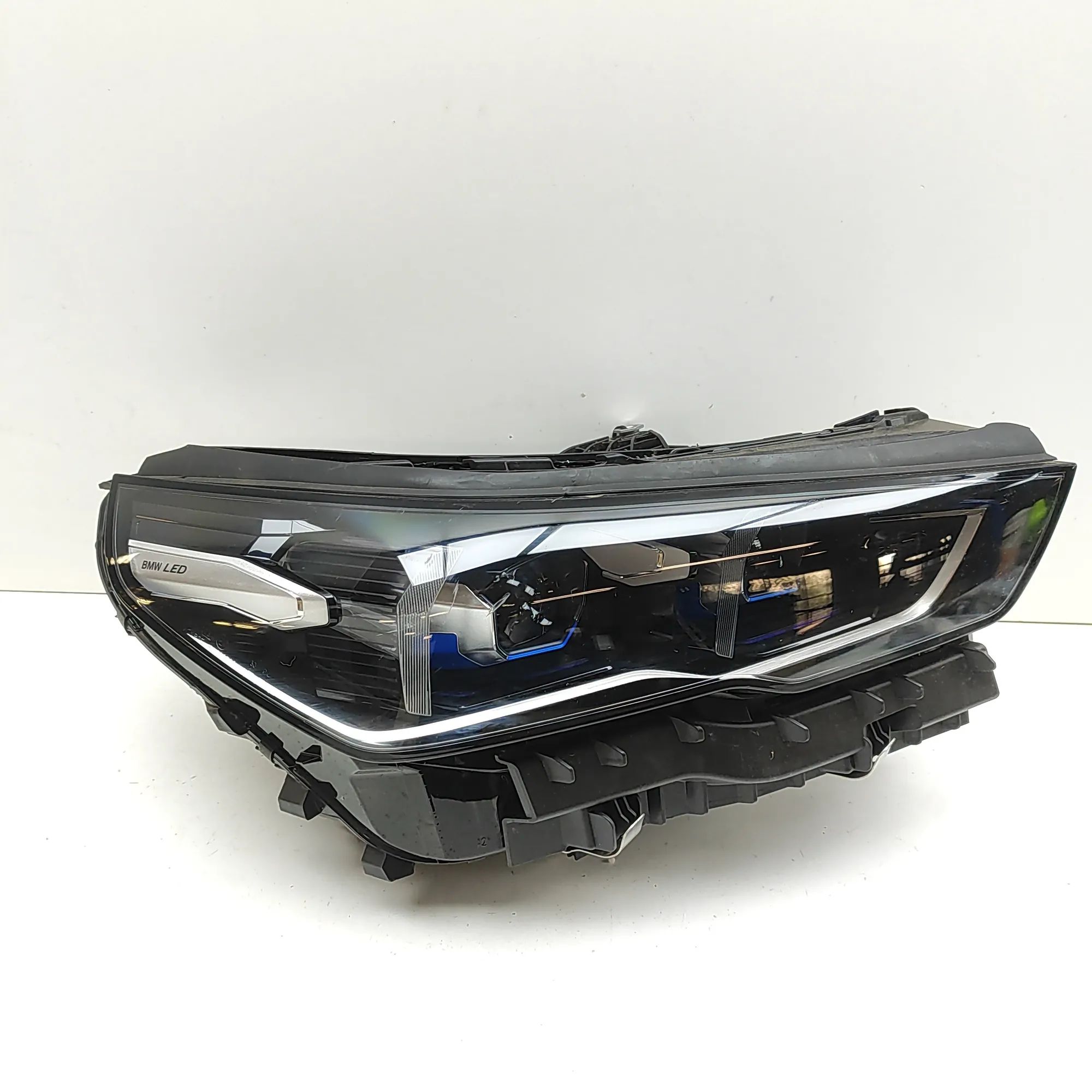 BMW 5 (G30 / G31) Front Right Headlight 5A798D4 Front Right Headlight BMW 5 SERIES (G60...
