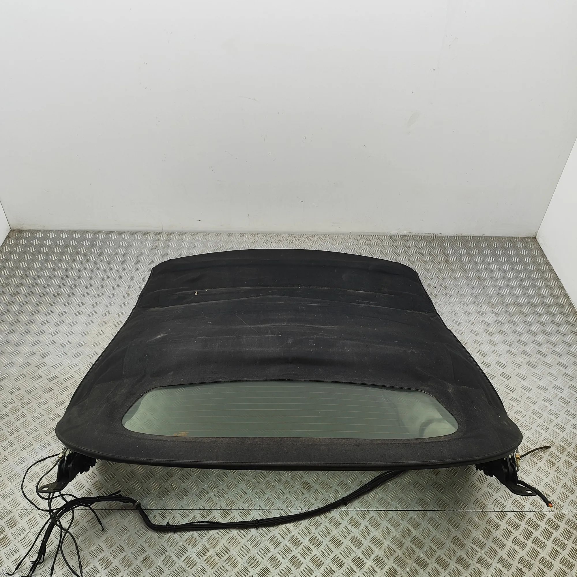 Roof Folding Mechanism Brand/Model: ASTON MARTIN DB9
Year: 2008
Engine...